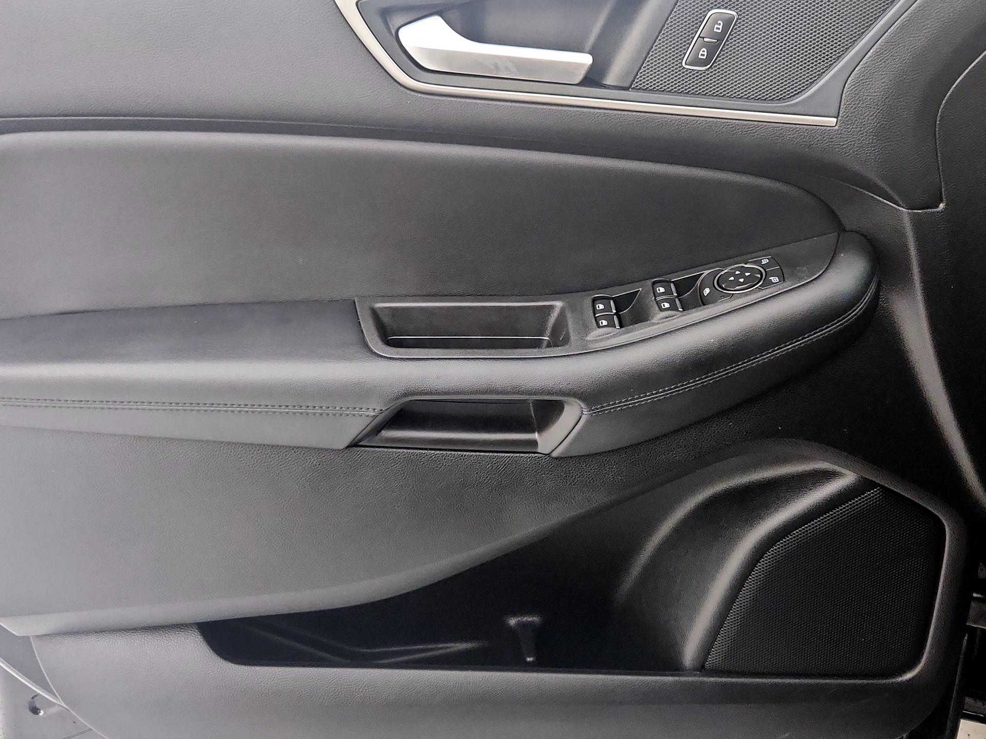 Thumbnail: 2022 Ford Edge - 12