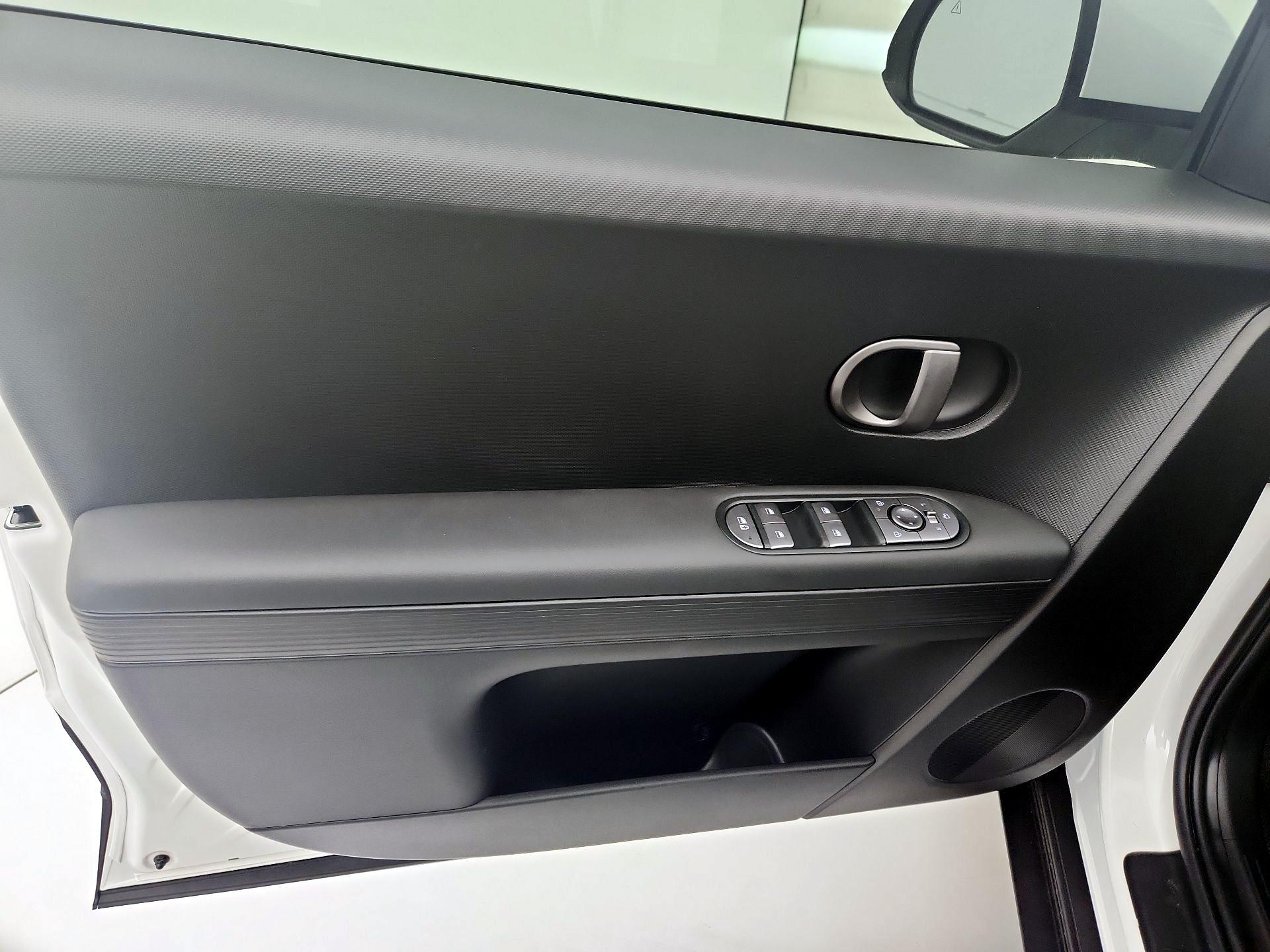 Thumbnail: 2025 Hyundai Ioniq 5 - 12