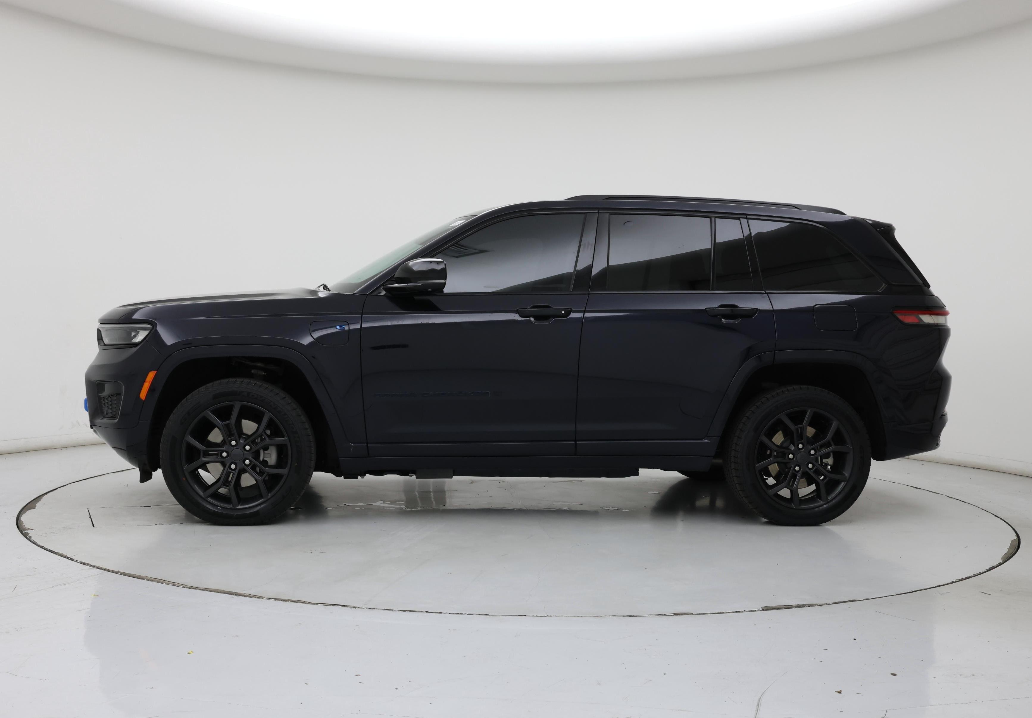 Thumbnail: 2023 Jeep Grand Cherokee - 3