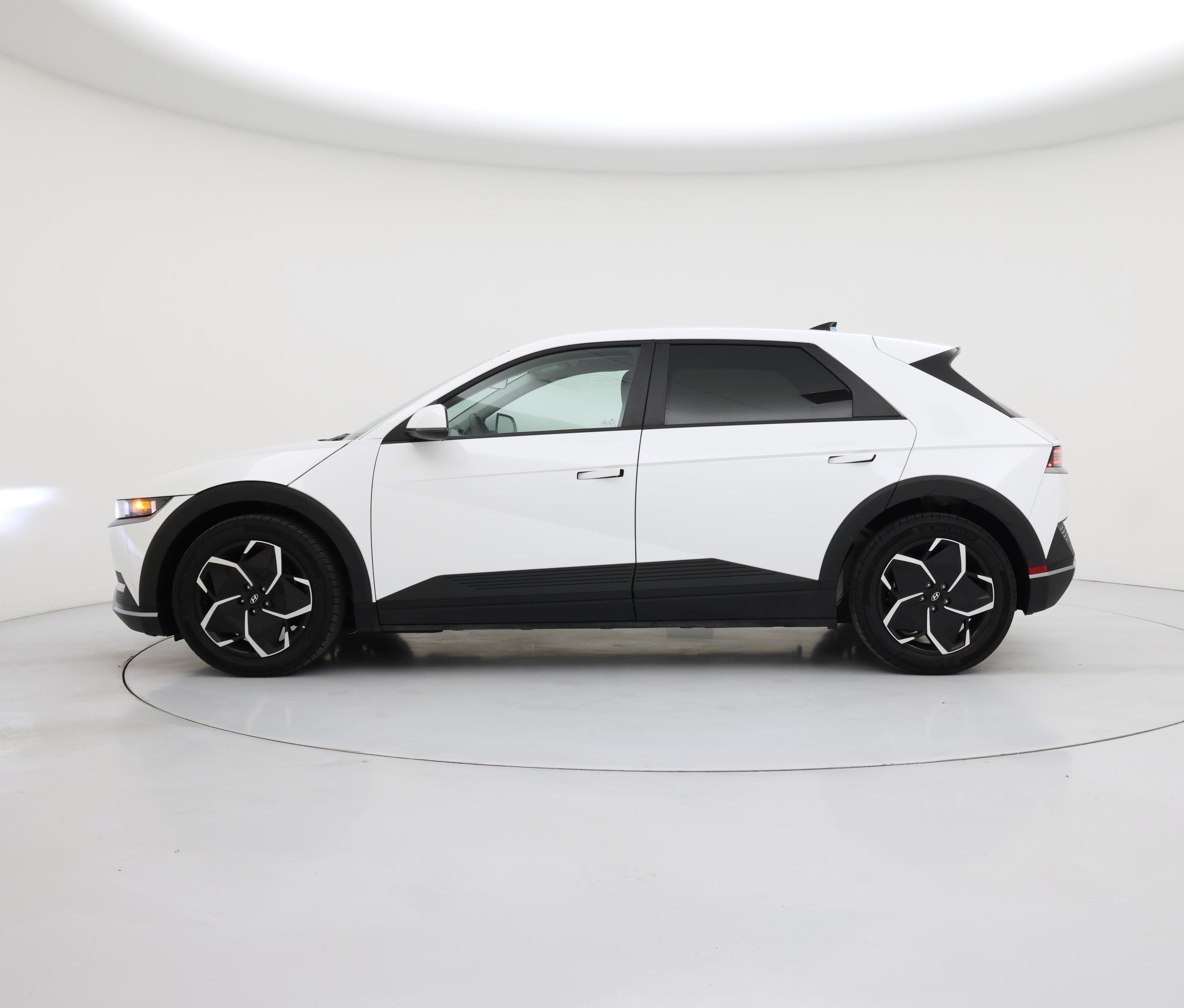 Thumbnail: 2024 Hyundai Ioniq 5 - 3