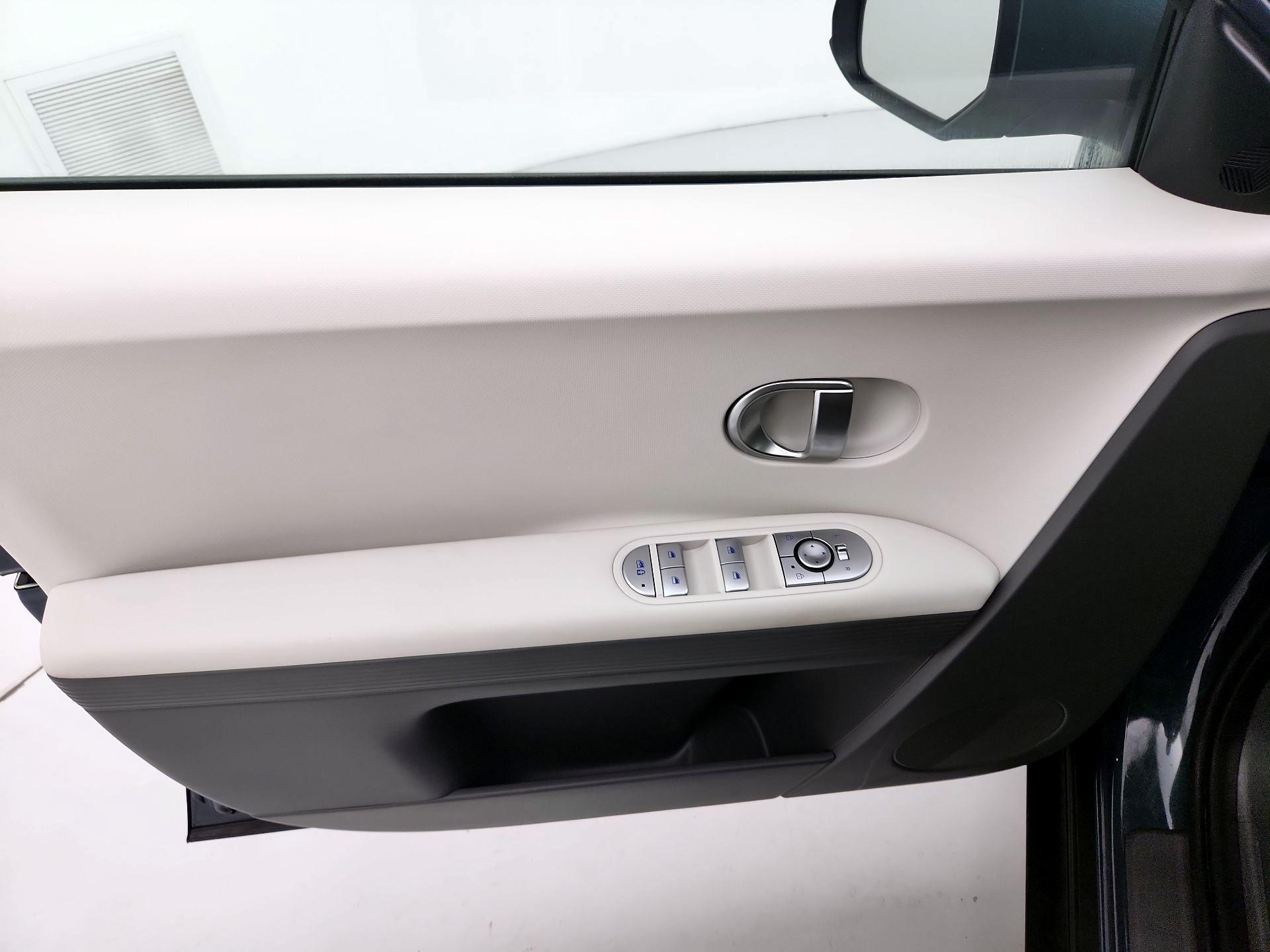 Thumbnail: 2024 Hyundai Ioniq 5 - 12