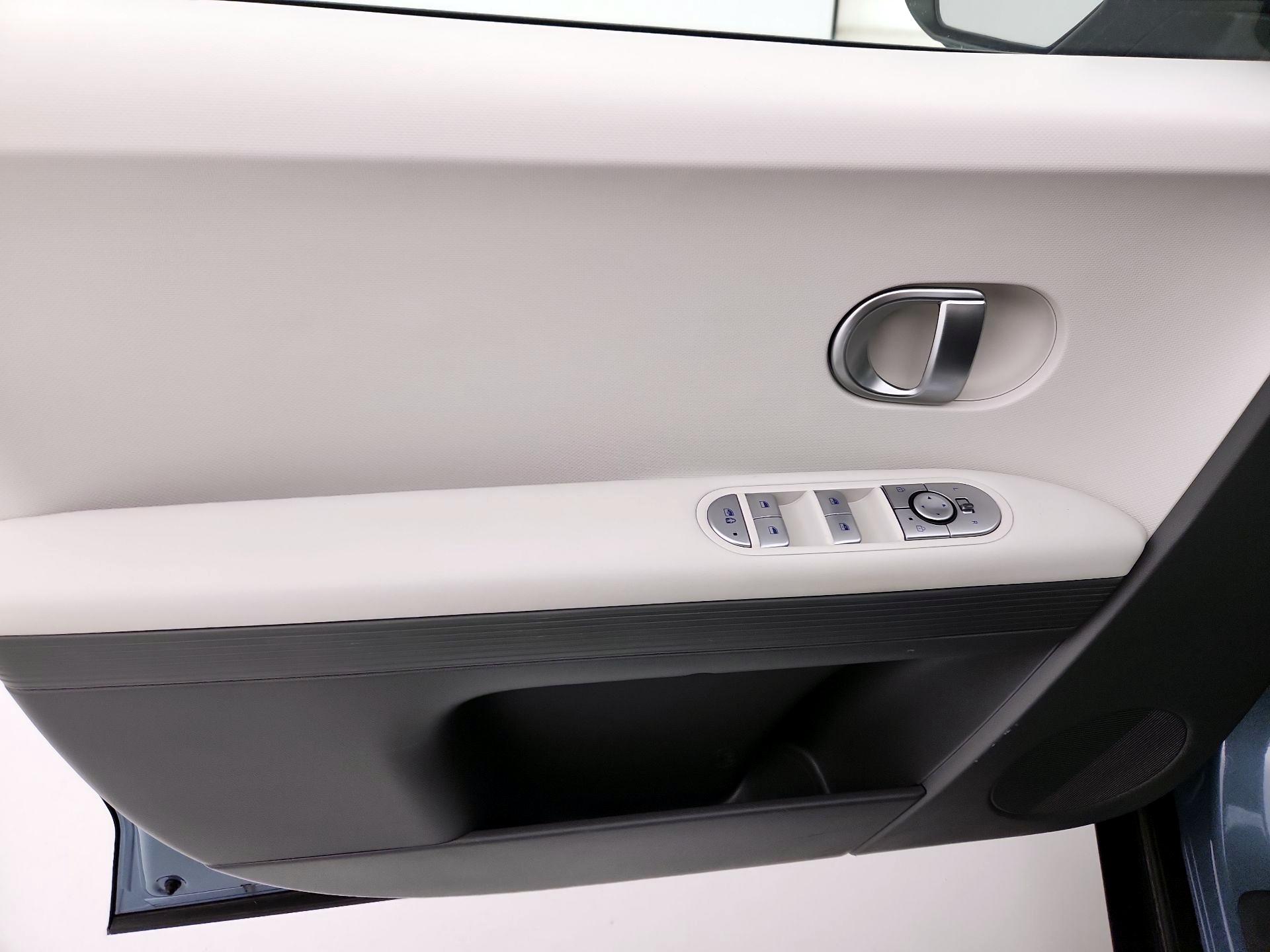 Thumbnail: 2024 Hyundai Ioniq 5 - 12