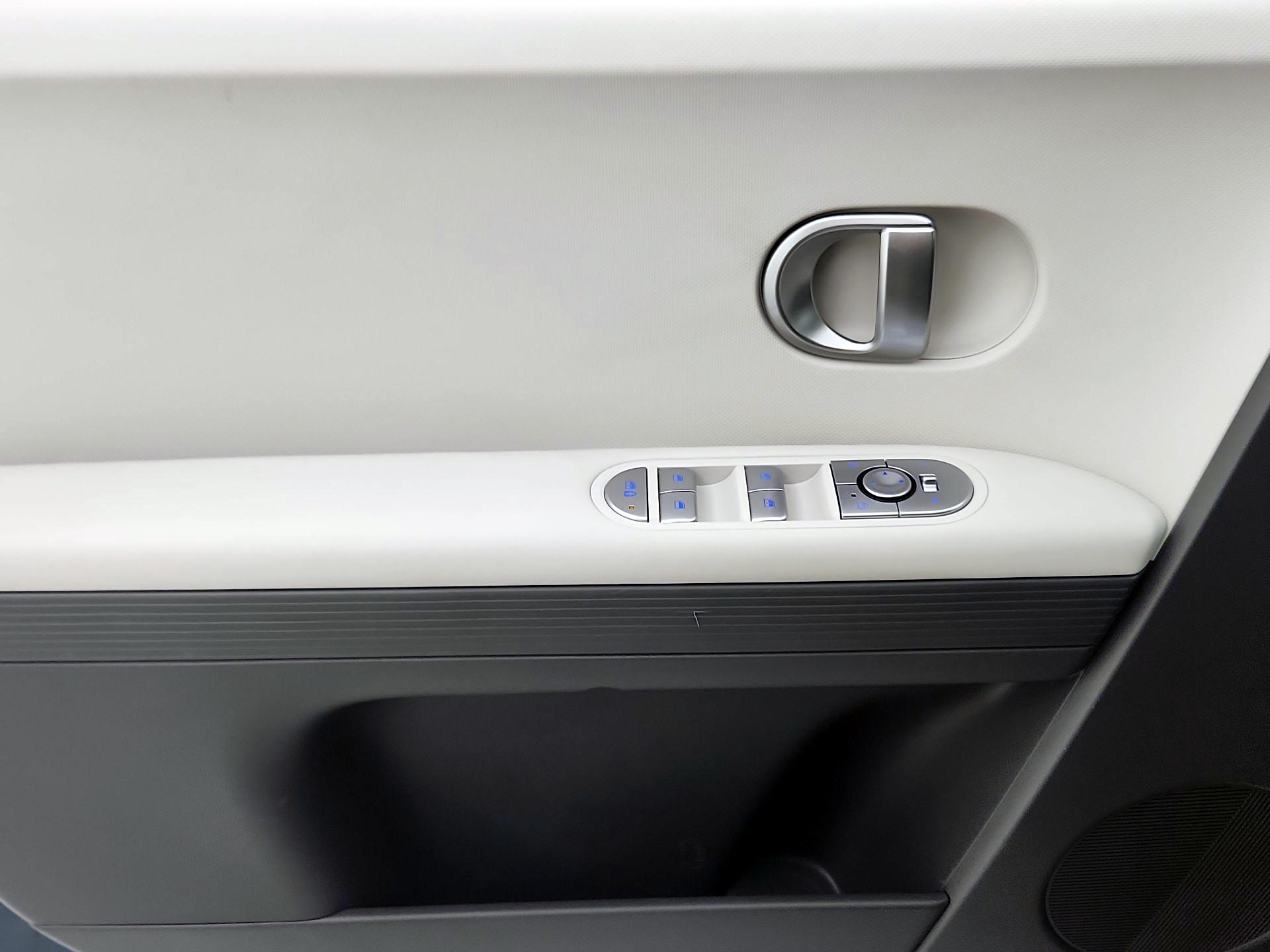 Thumbnail: 2024 Hyundai Ioniq 5 - 12