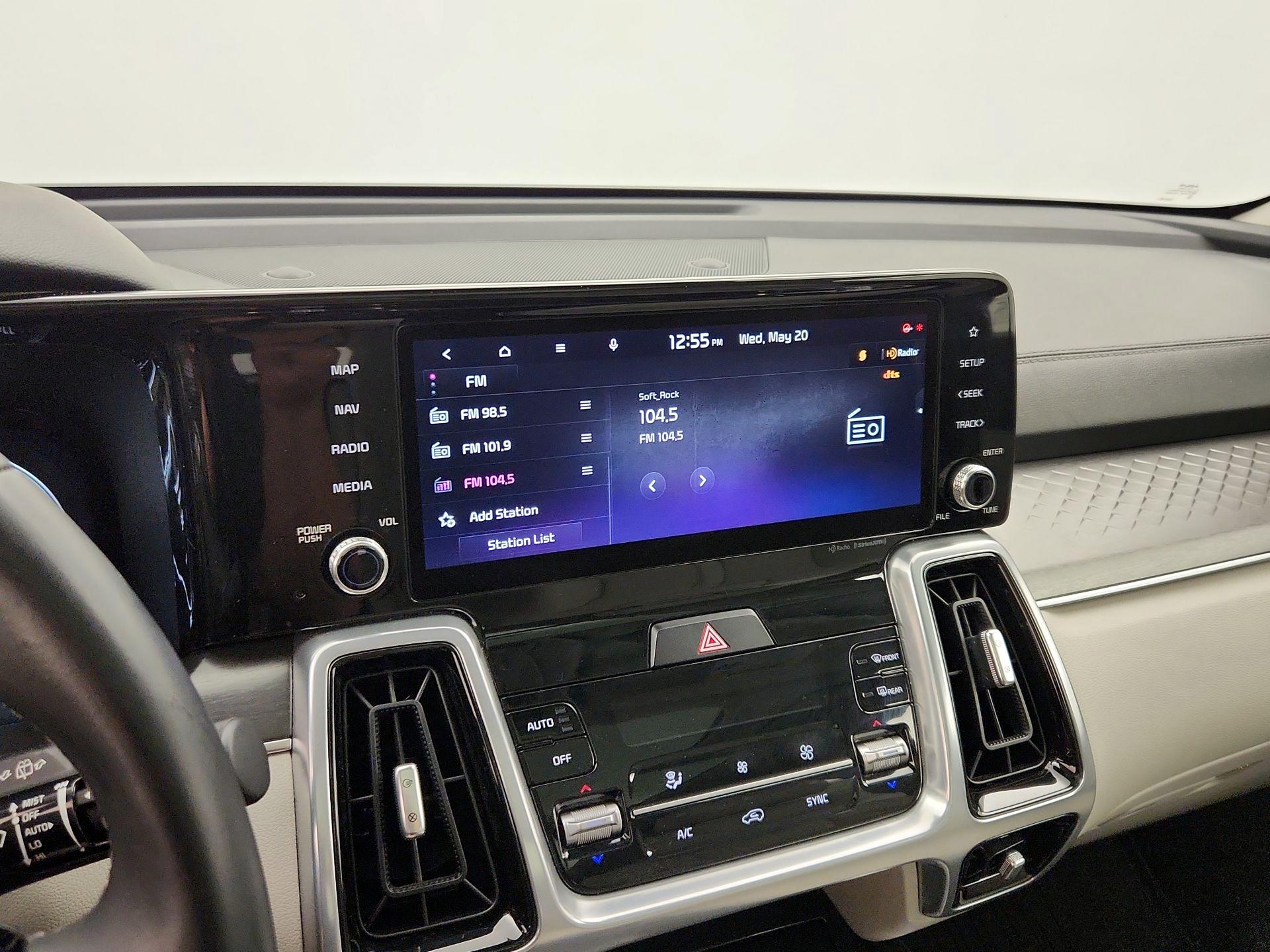 Thumbnail: 2023 Kia Sorento - 16