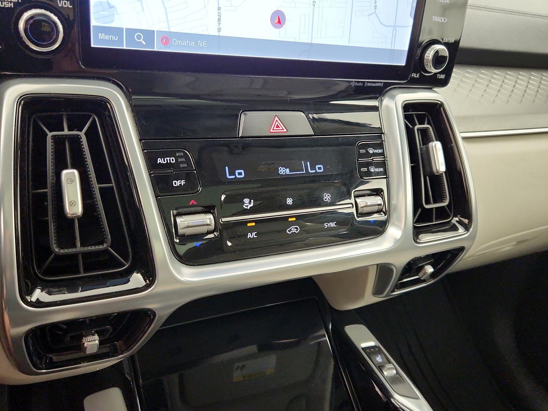 Thumbnail: 2023 Kia Sorento - 17