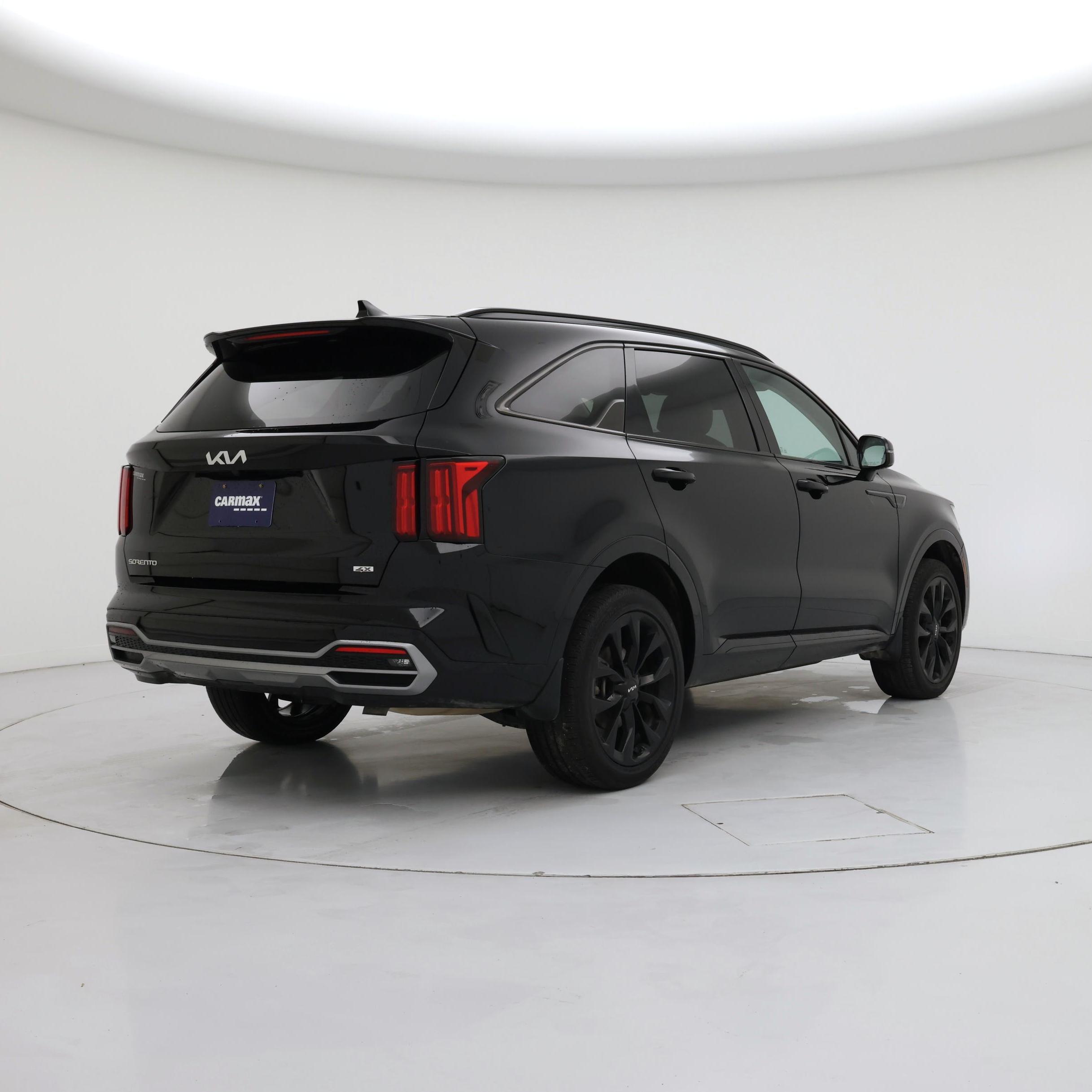 Thumbnail: 2023 Kia Sorento - 8