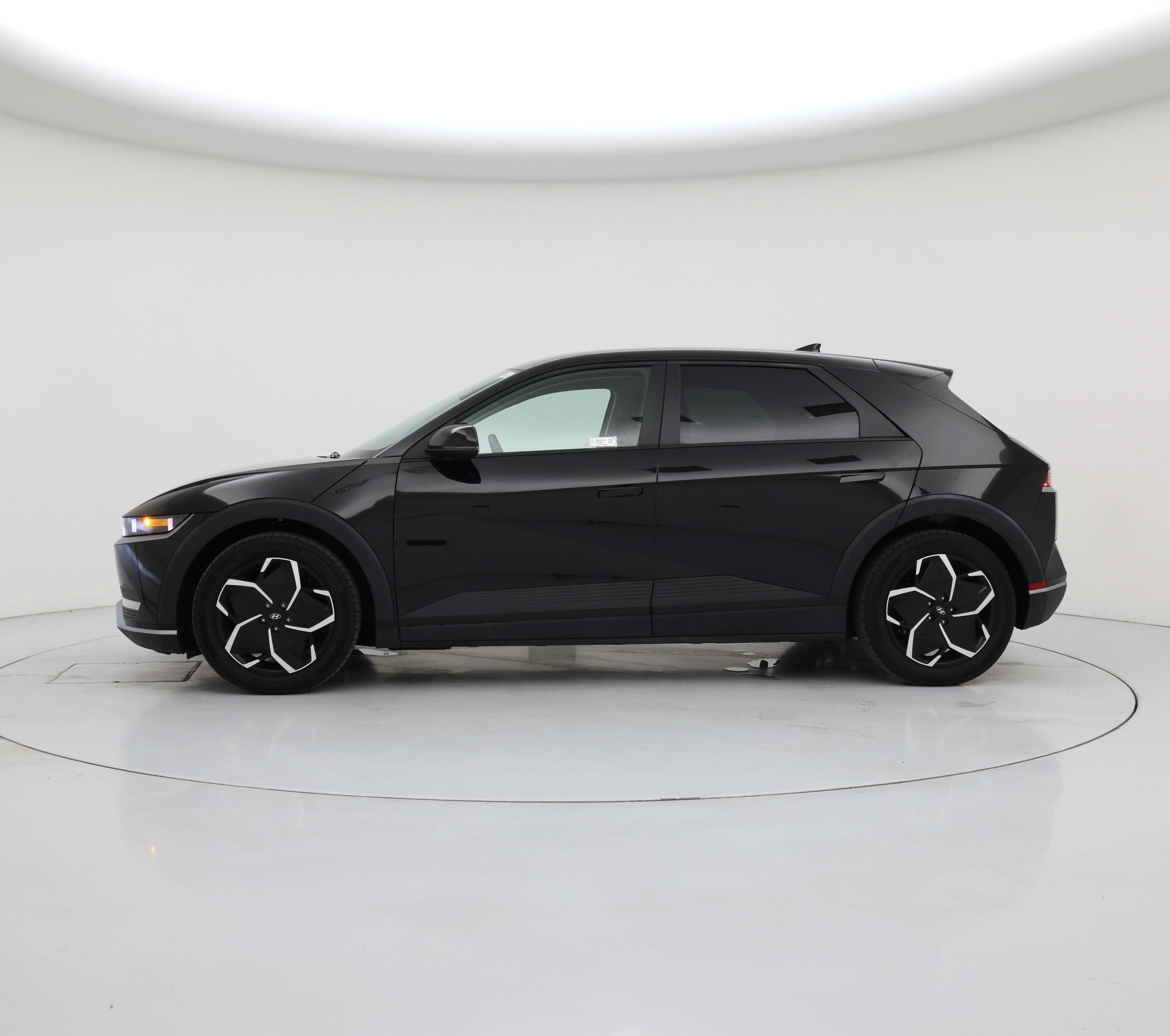 Thumbnail: 2024 Hyundai Ioniq 5 - 3