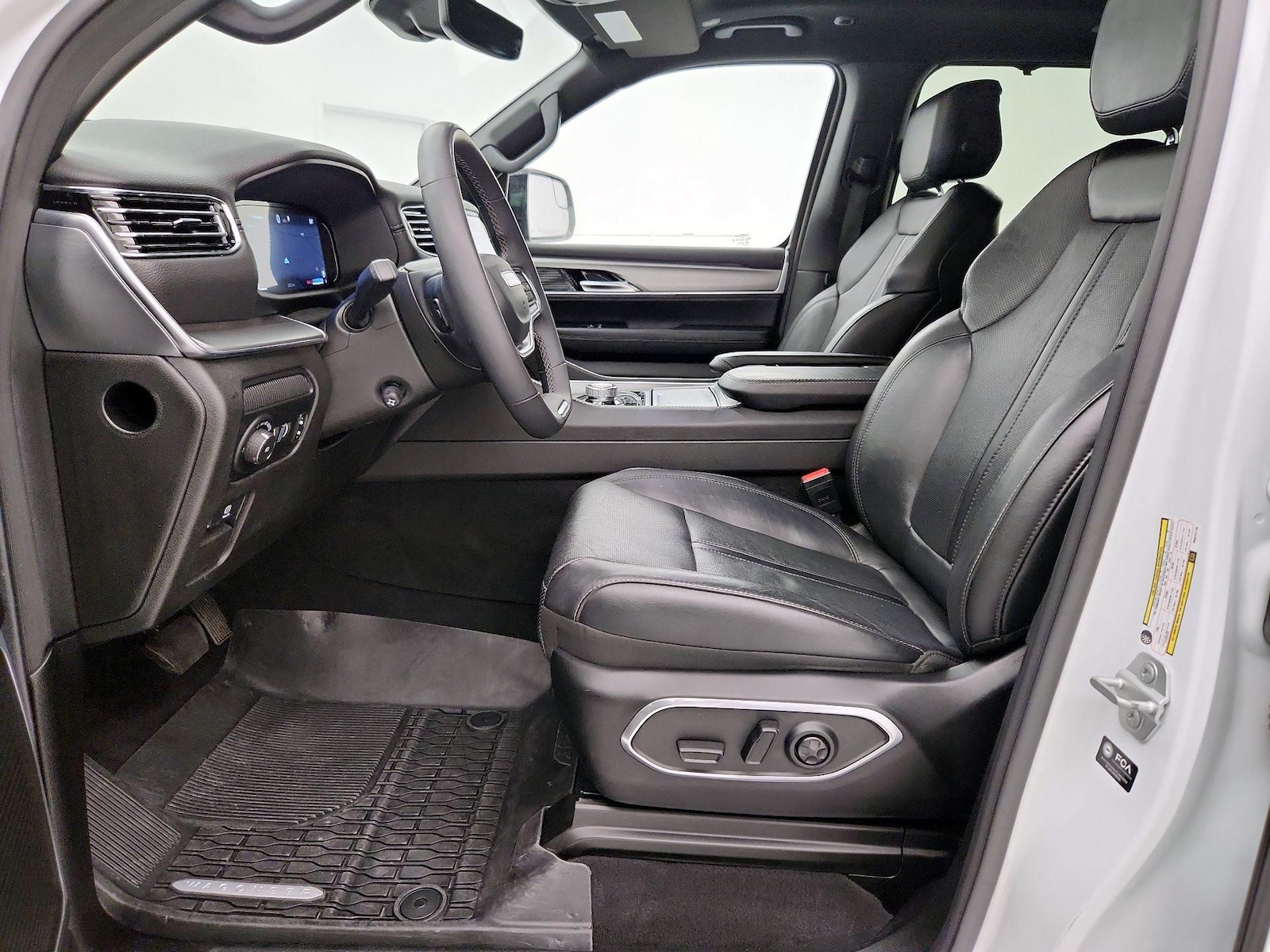 2023 Jeep Wagoneer Series II - Photo 12