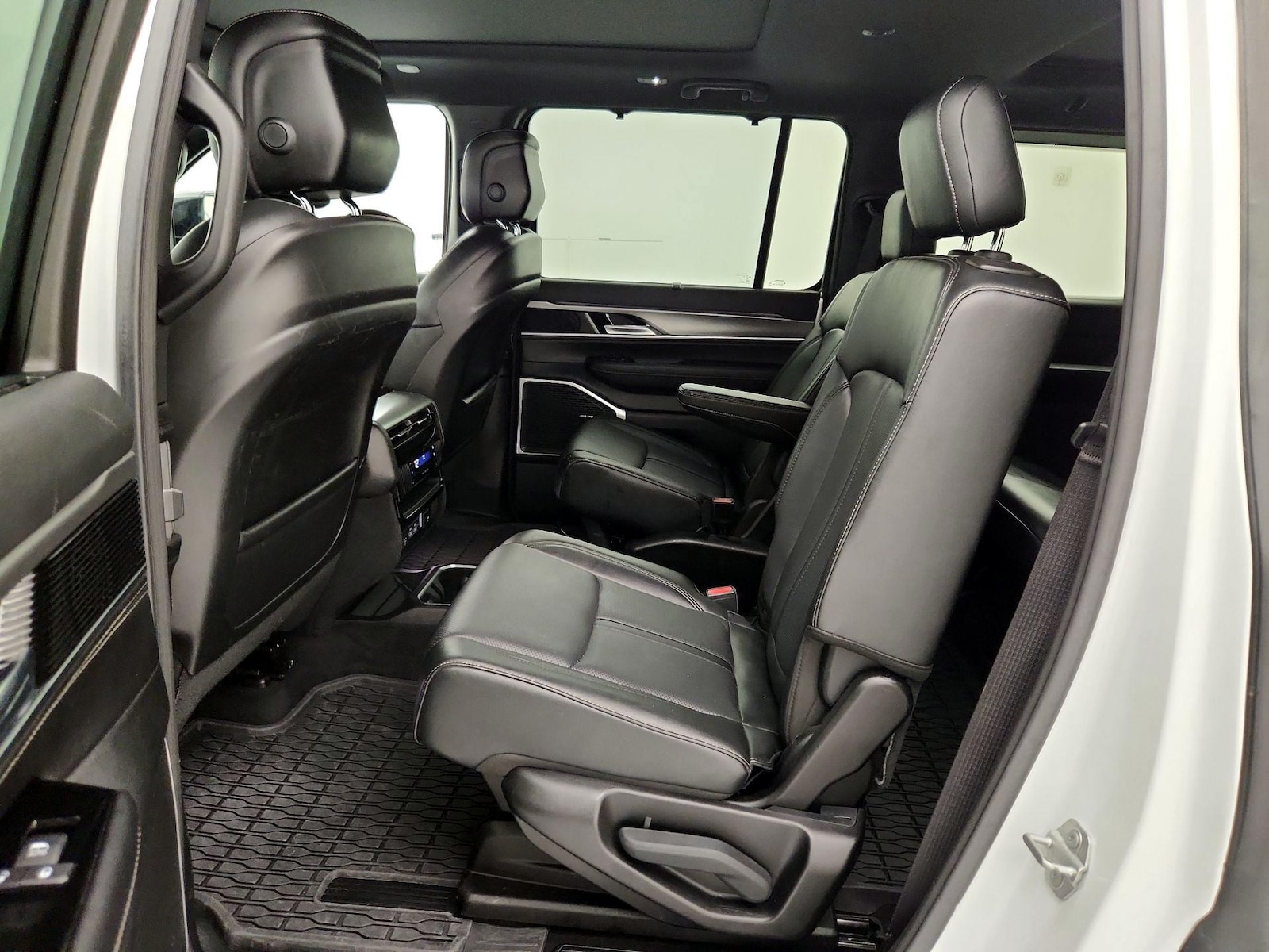 2023 Jeep Wagoneer Series II - Photo 22