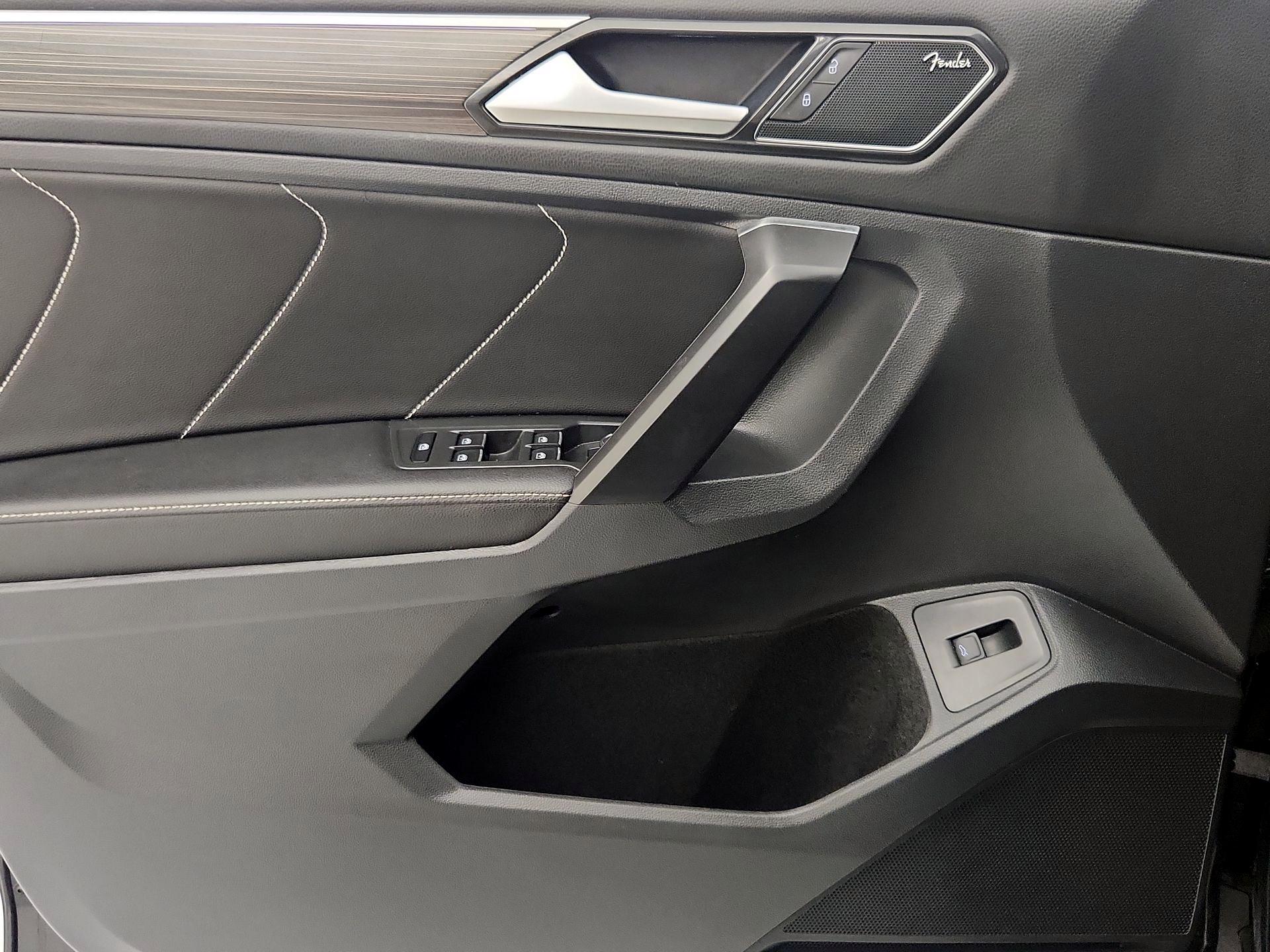 Thumbnail: 2023 Volkswagen Tiguan - 12