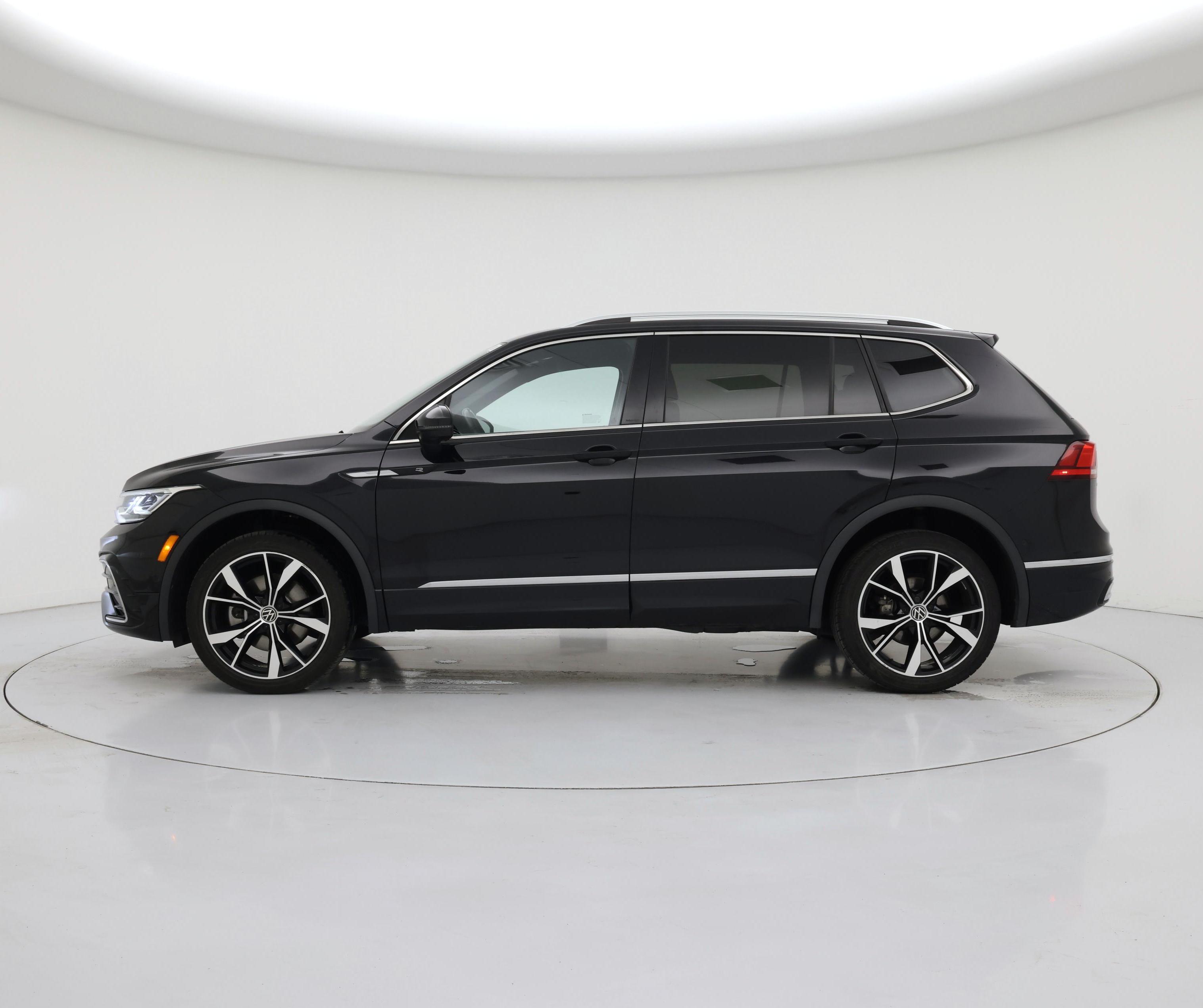 Thumbnail: 2023 Volkswagen Tiguan - 3
