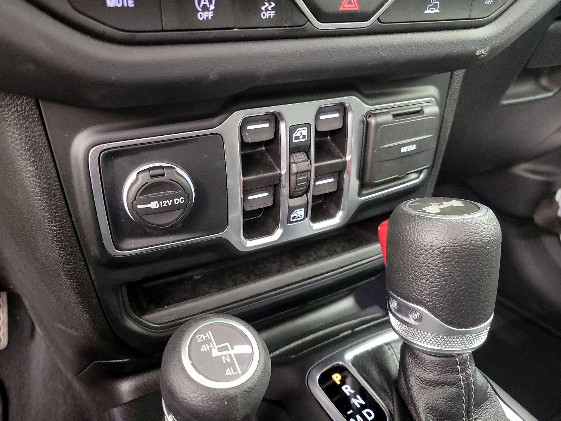 Thumbnail: 2025 Jeep Wrangler - 18