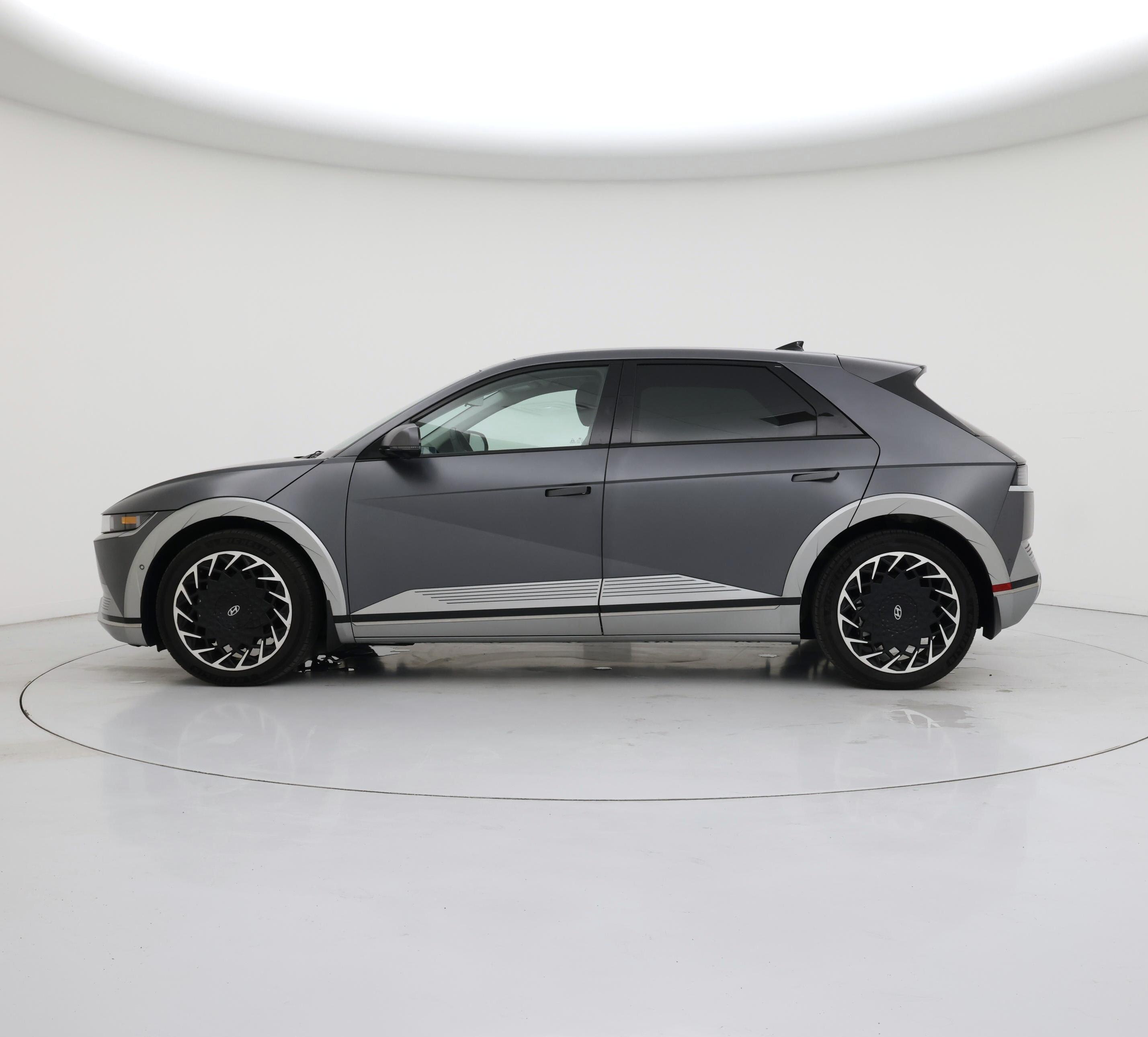 Thumbnail: 2024 Hyundai Ioniq 5 - 3