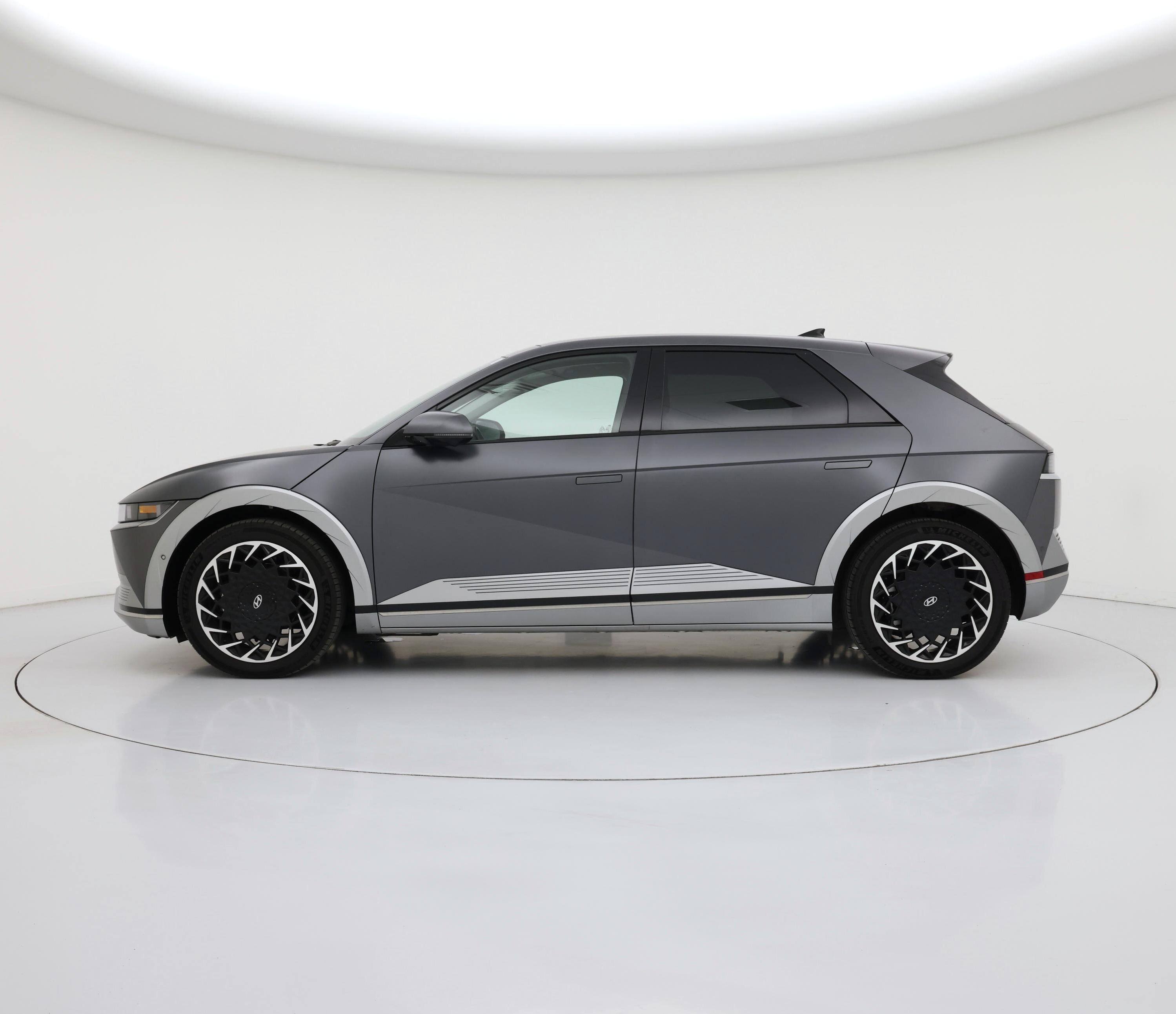 Thumbnail: 2024 Hyundai Ioniq 5 - 3