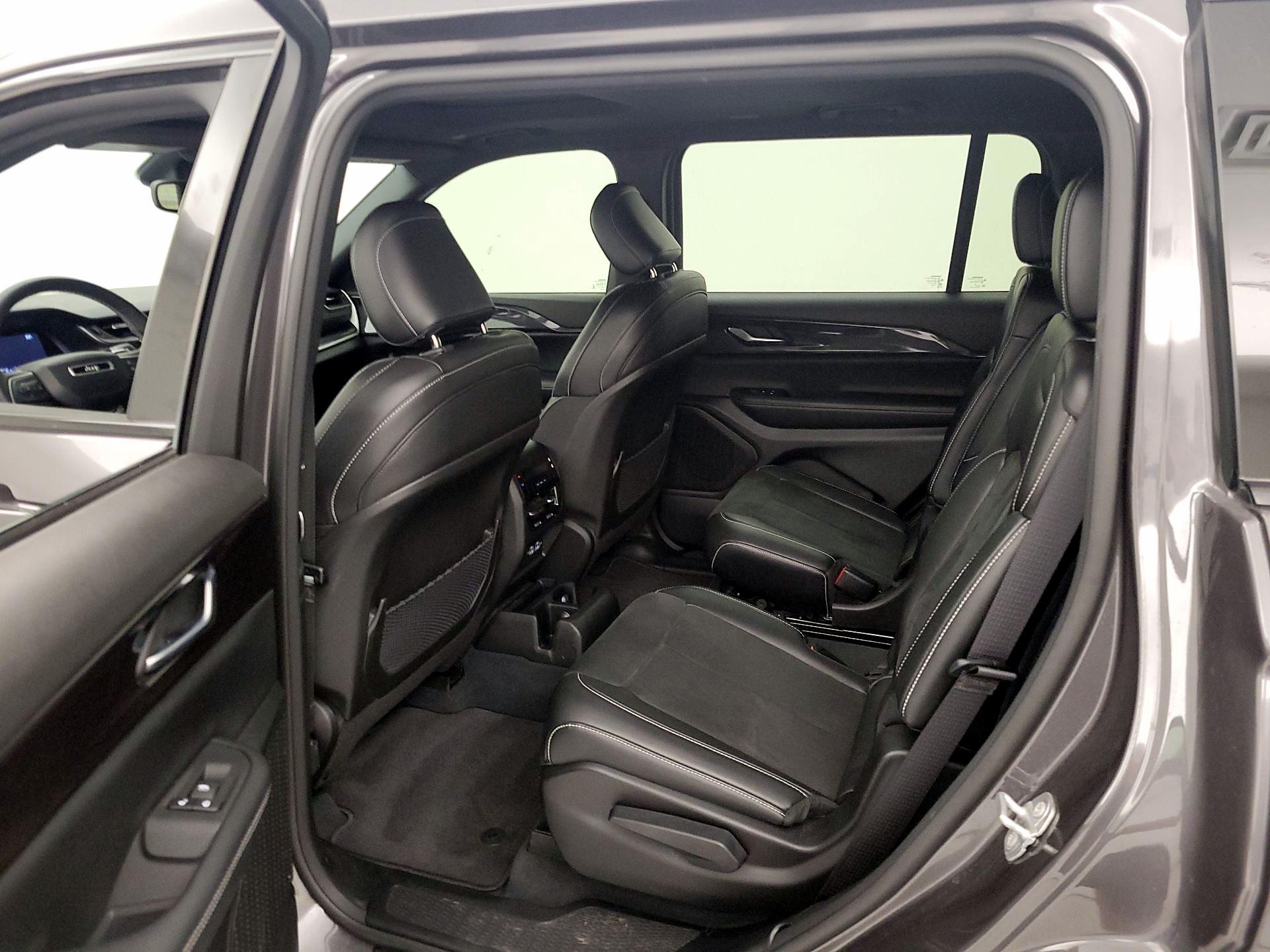 Thumbnail: 2023 Jeep Grand Cherokee L - 20