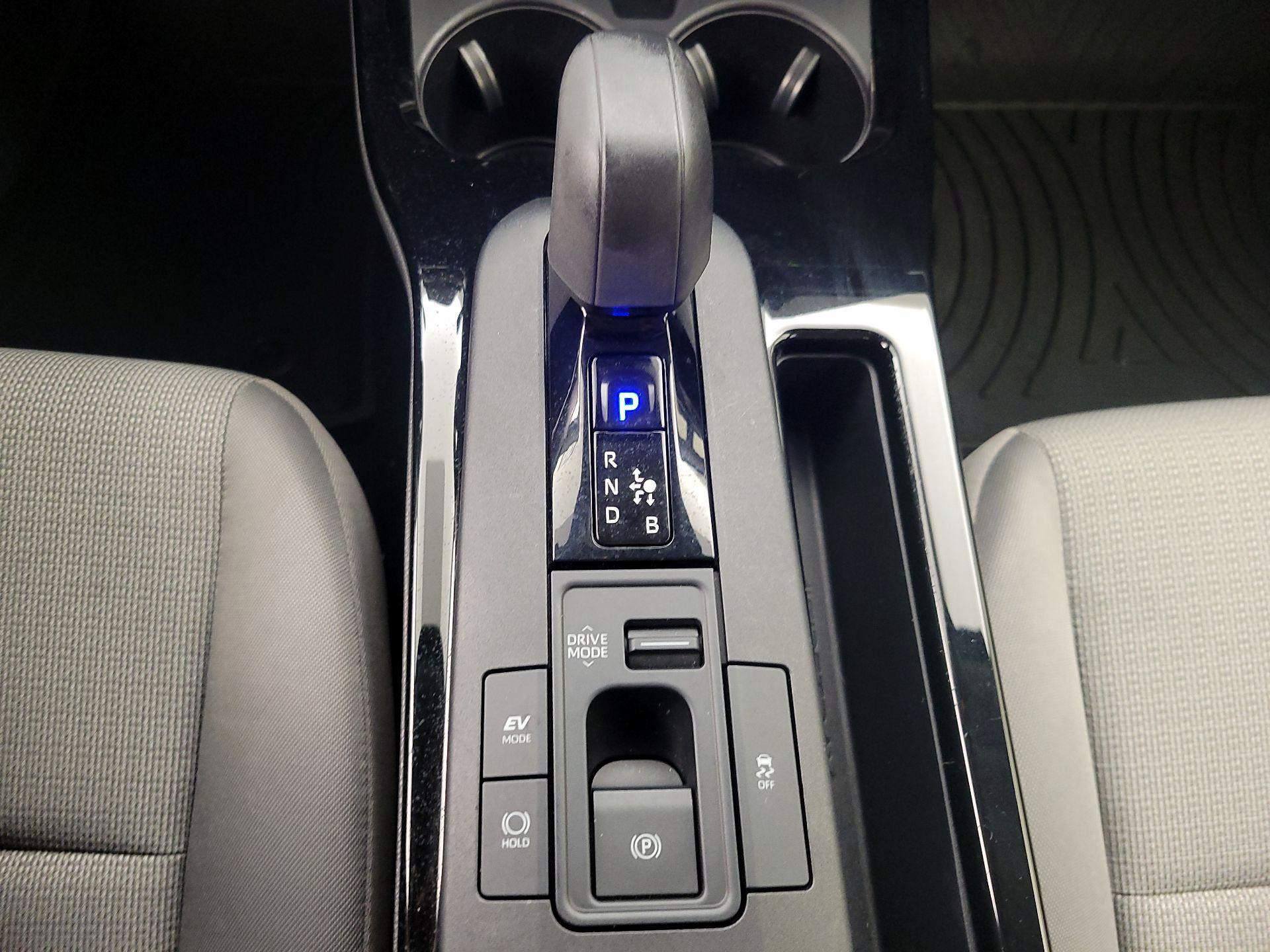 Thumbnail: 2024 Toyota Prius - 17
