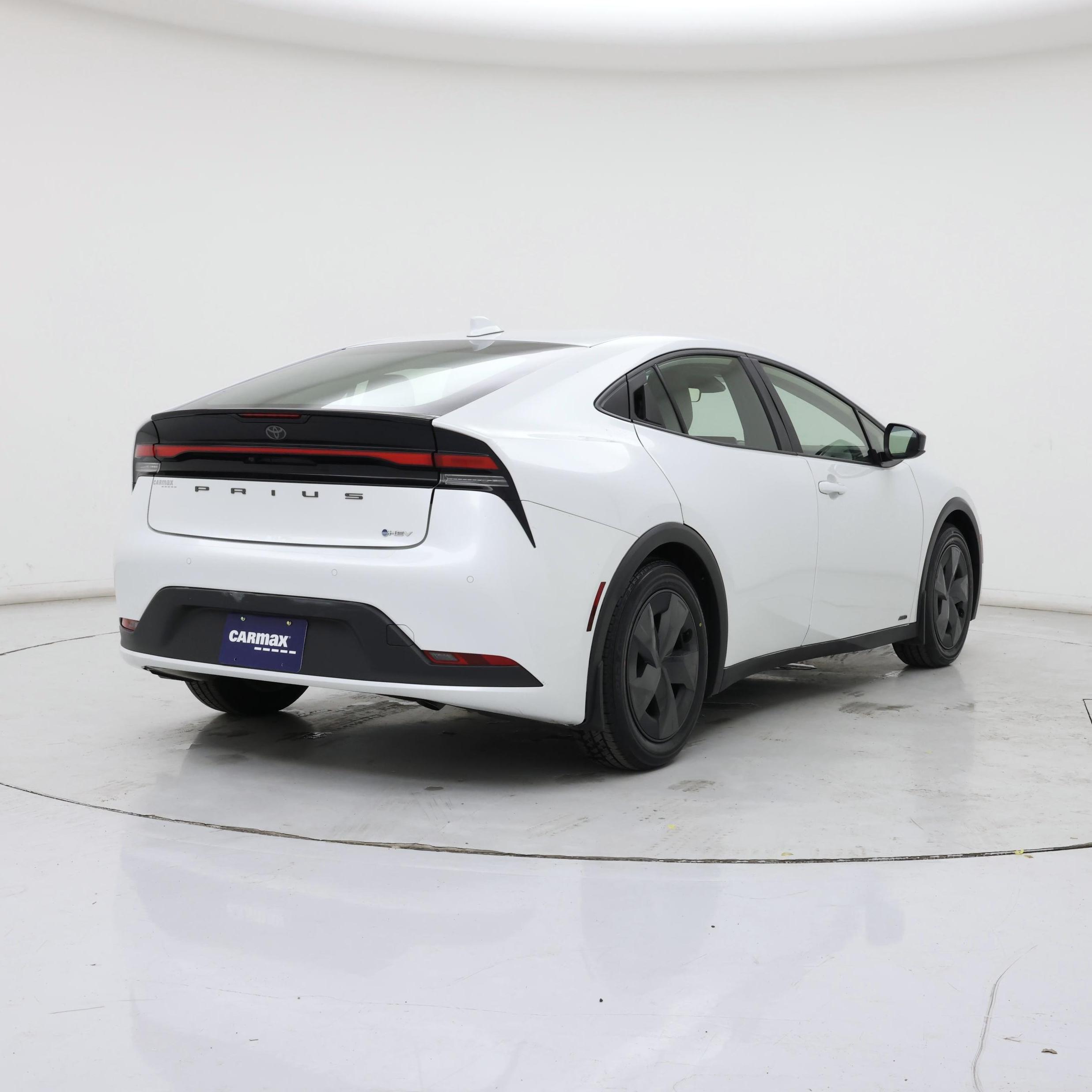 Thumbnail: 2024 Toyota Prius - 8