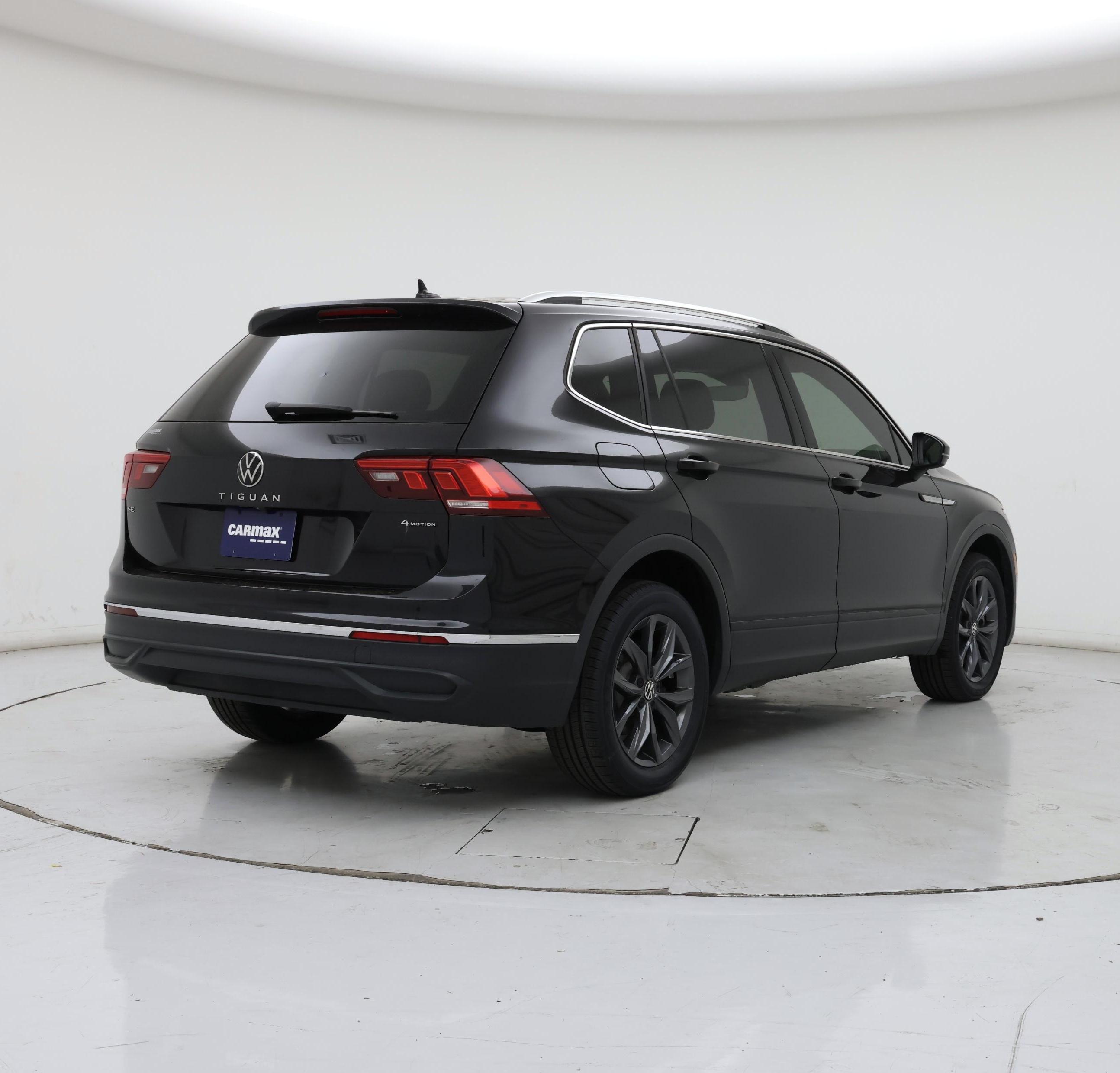 Thumbnail: 2023 Volkswagen Tiguan - 8