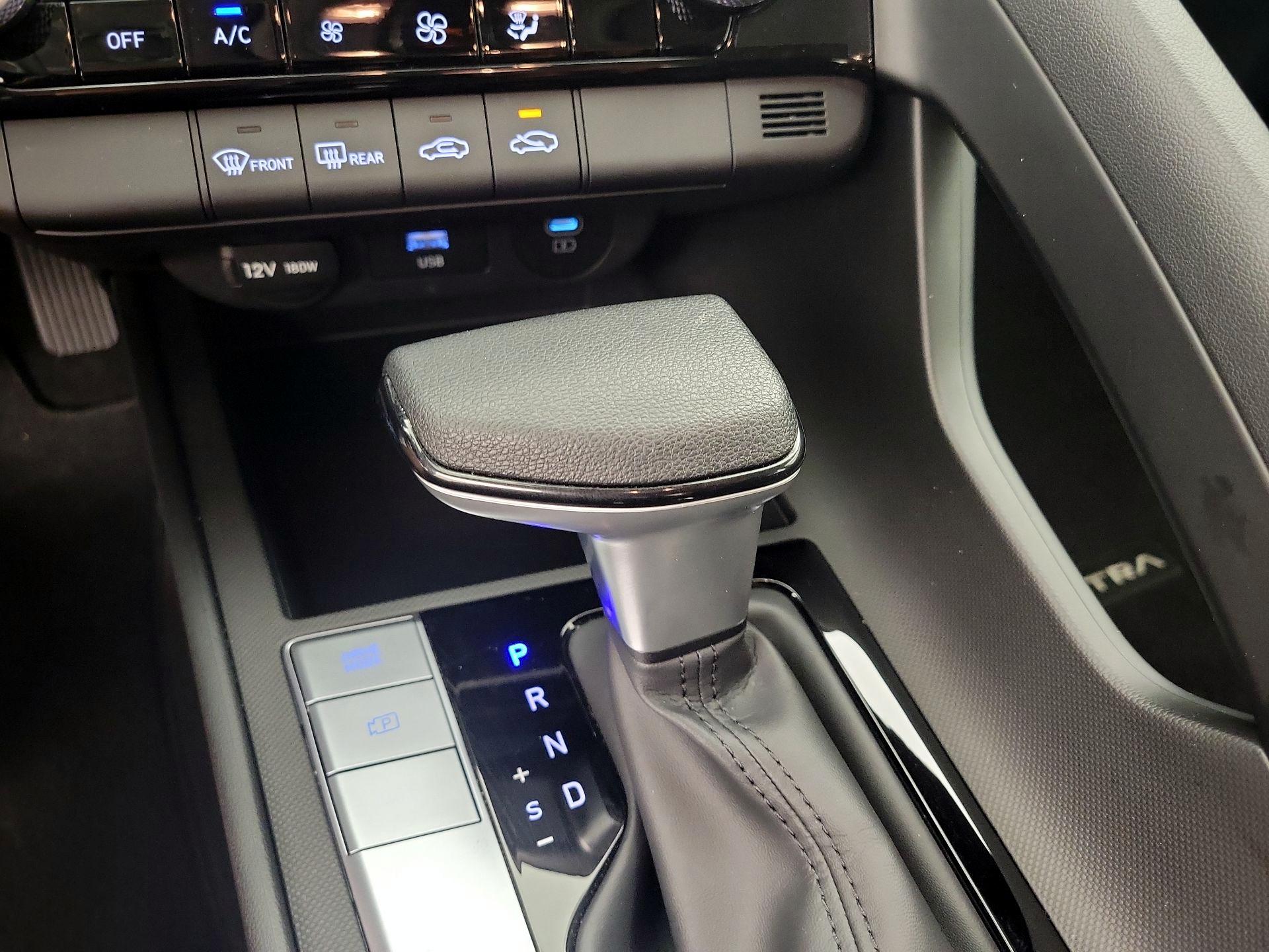 Thumbnail: 2024 Hyundai Elantra - 18