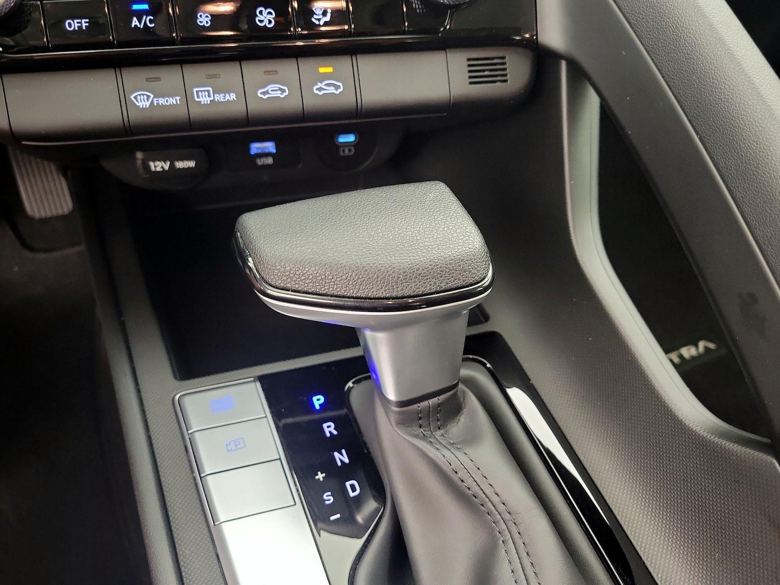 2024 Hyundai Elantra SEL - Photo 19