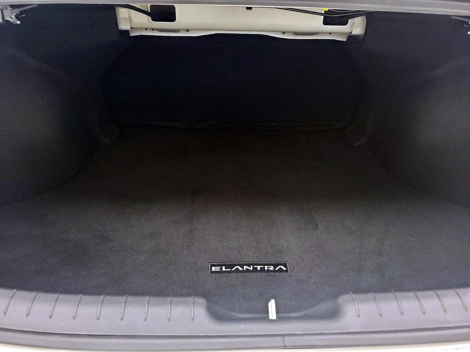 2024 Hyundai Elantra SEL - Photo 22