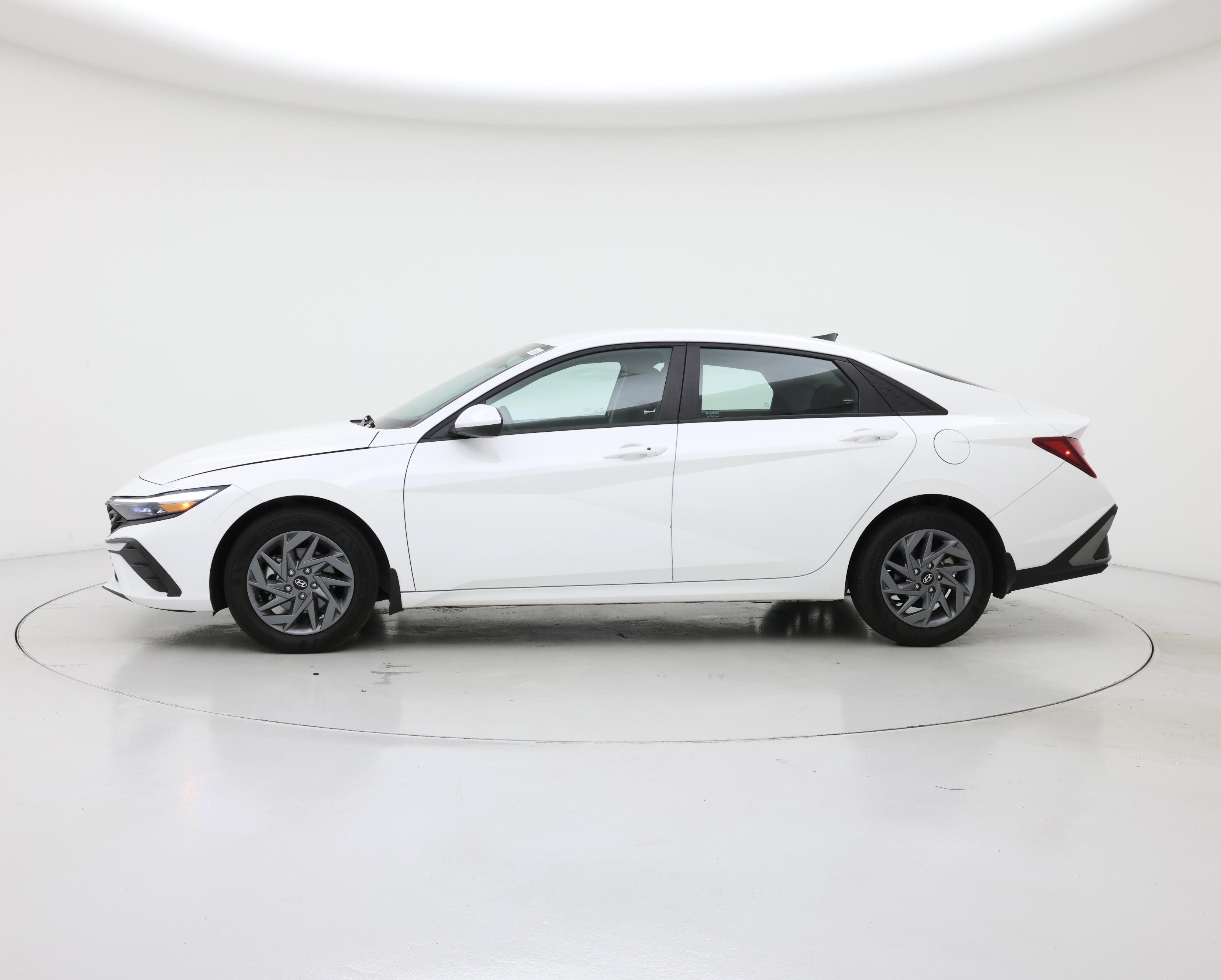 Thumbnail: 2024 Hyundai Elantra - 3