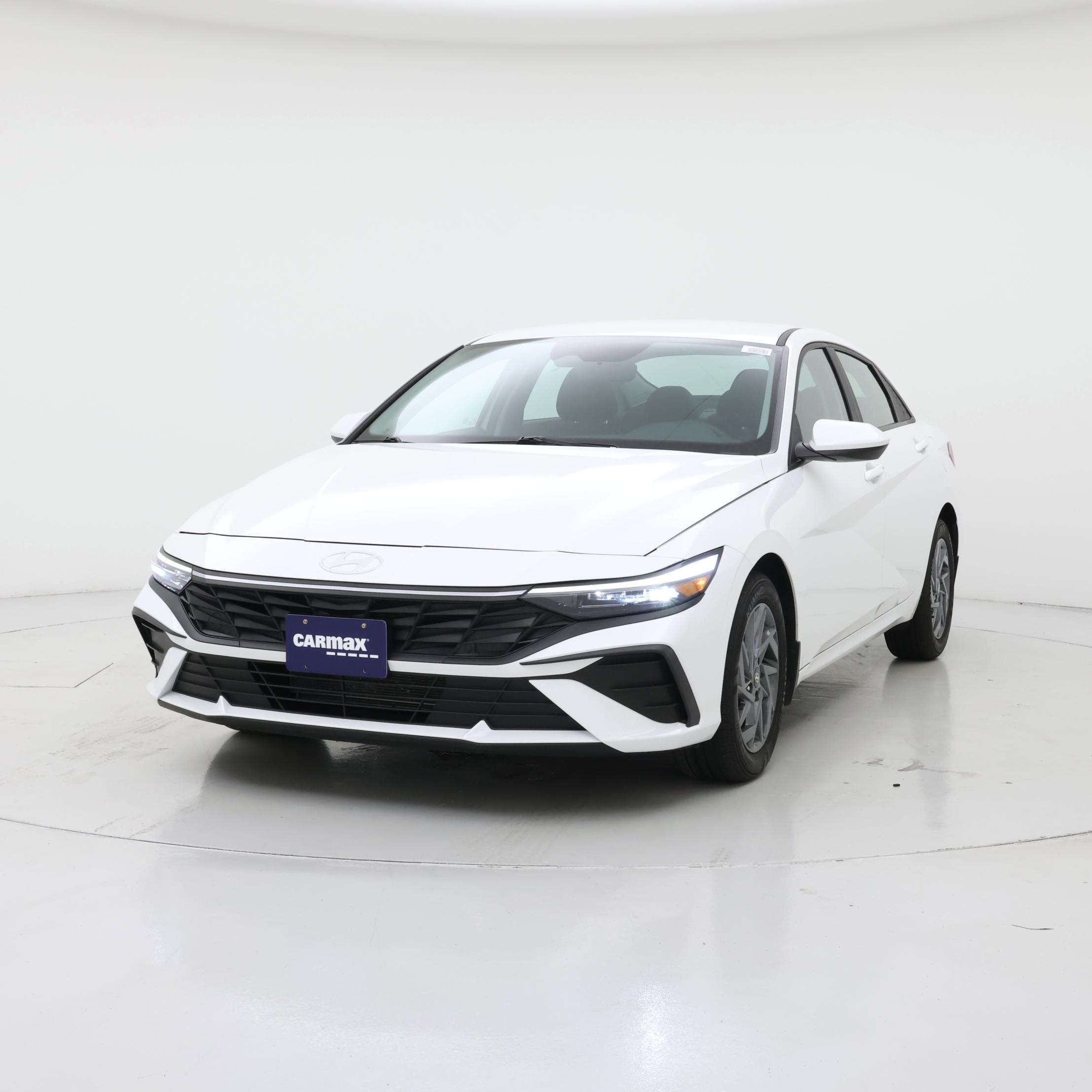 Thumbnail: 2024 Hyundai Elantra - 4