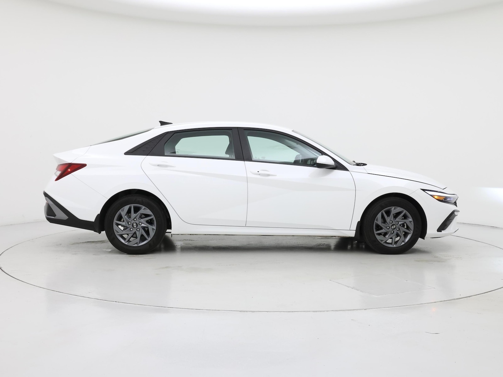2024 Hyundai Elantra SEL - Photo 8