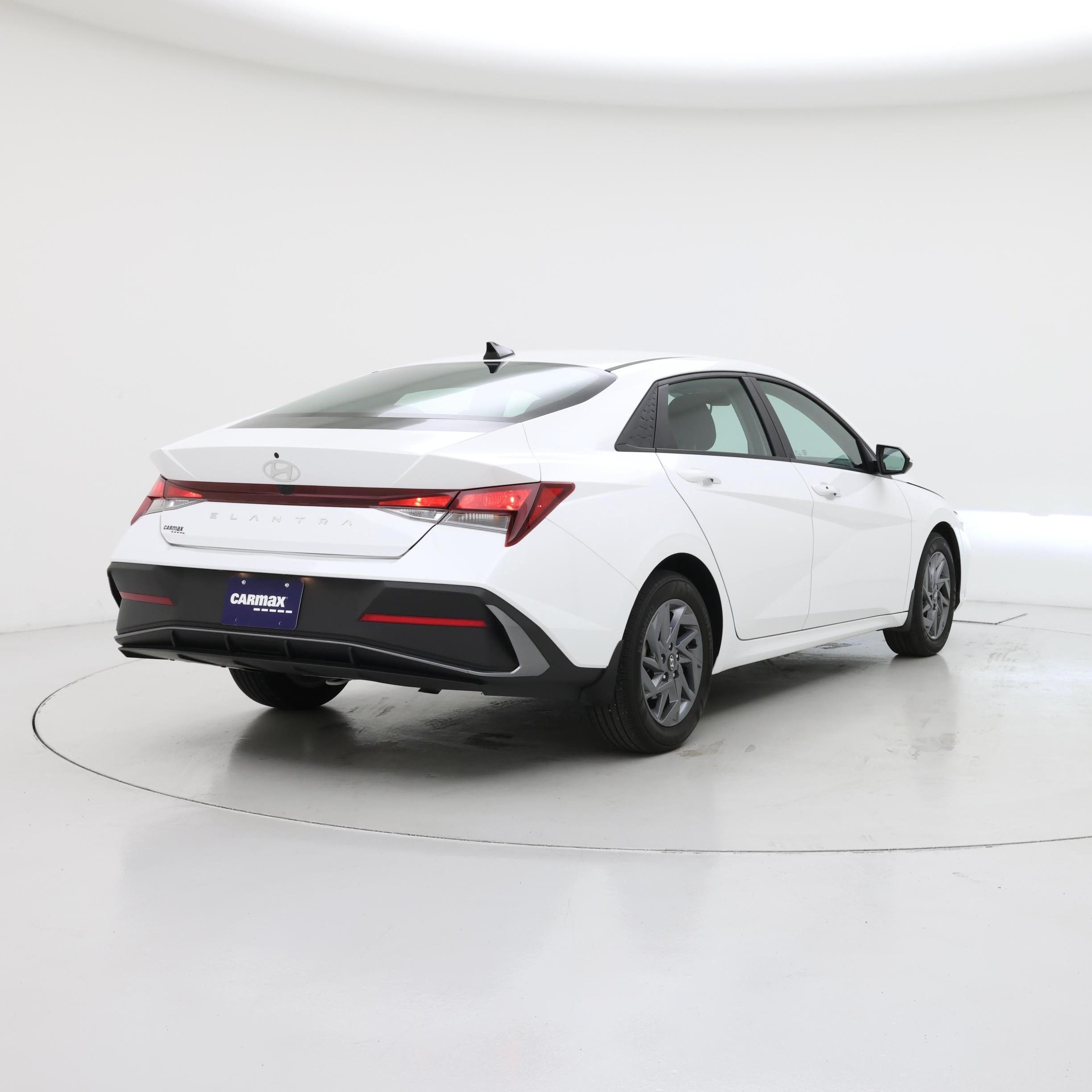 Thumbnail: 2024 Hyundai Elantra - 8
