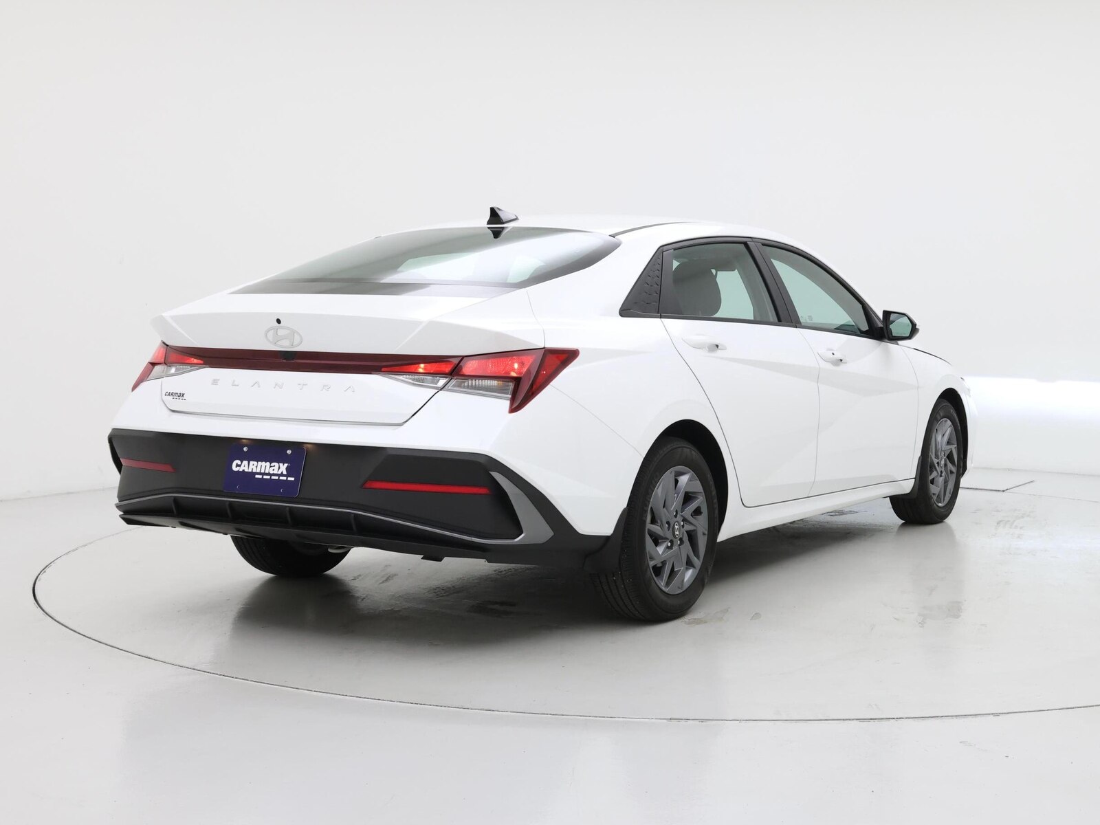 2024 Hyundai Elantra SEL - Photo 9