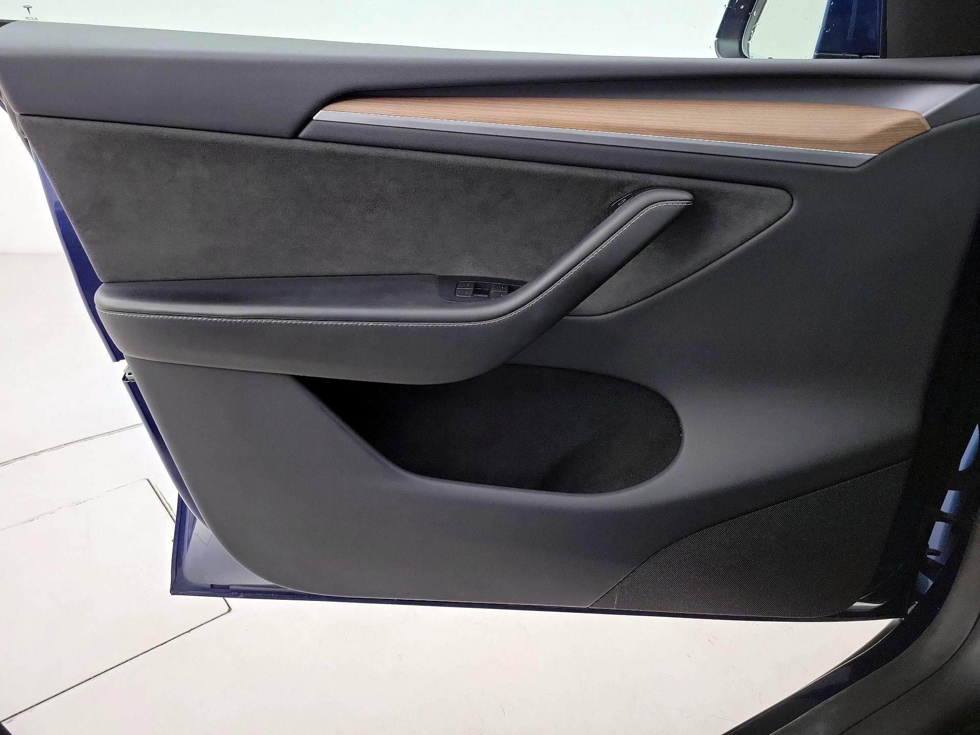 Thumbnail: 2023 Tesla Model Y - 12
