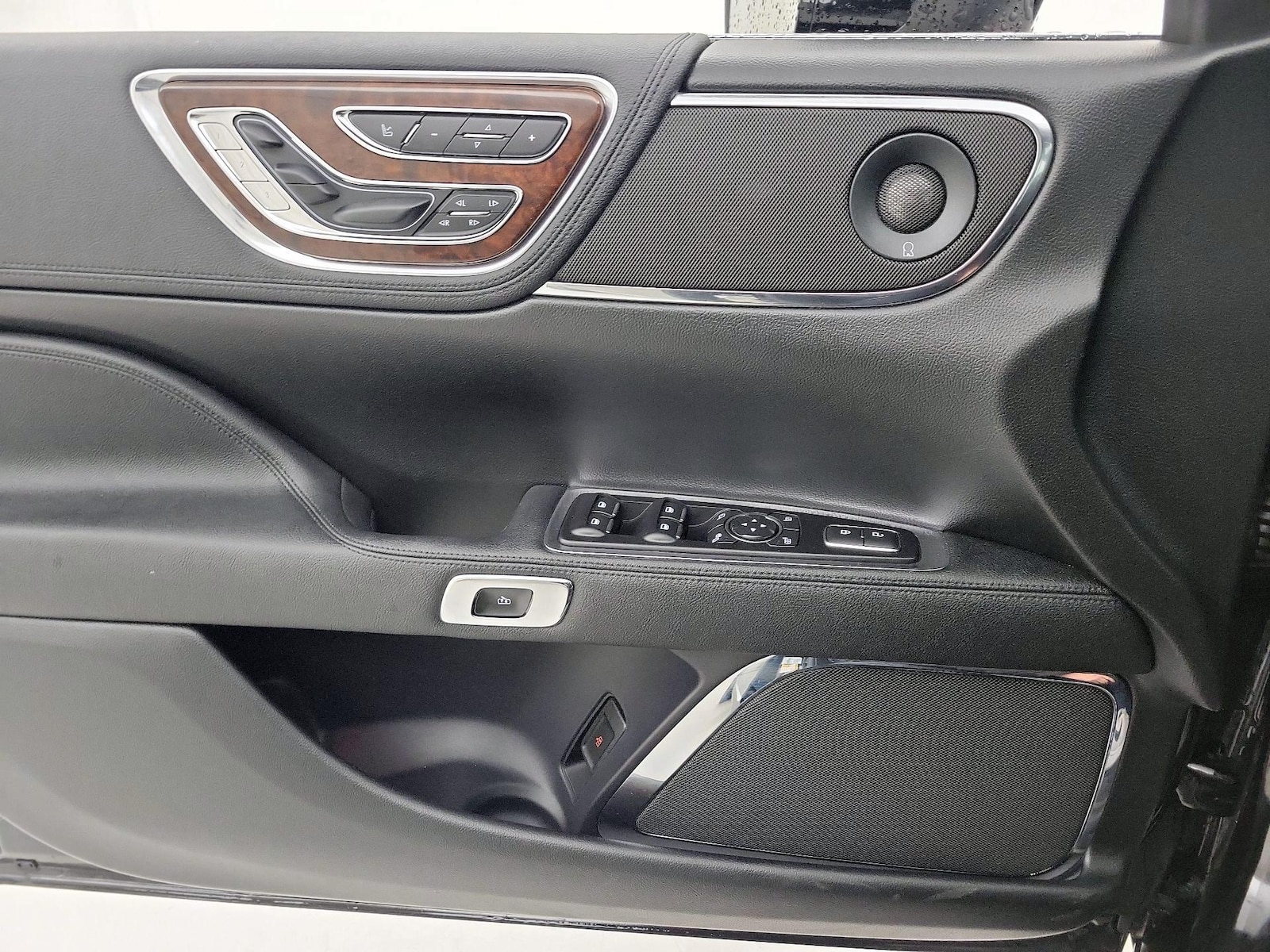 2020 Lincoln Continental Reserve - Photo 13