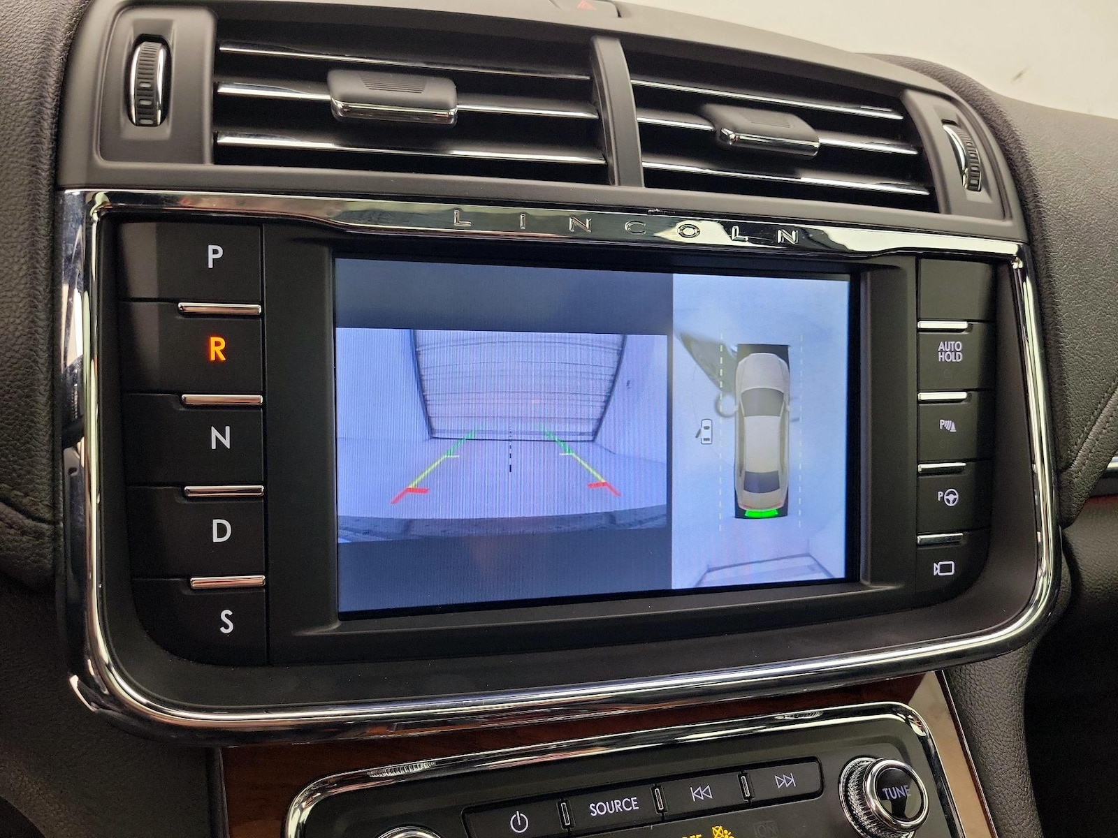 2020 Lincoln Continental Reserve - Photo 15