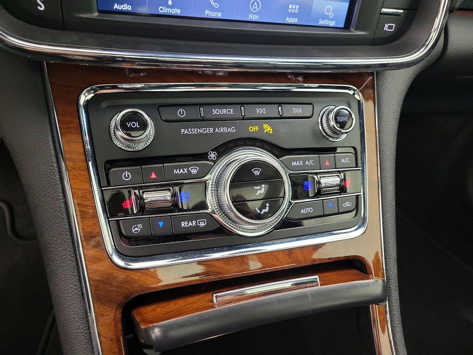 2020 Lincoln Continental Reserve - Photo 17