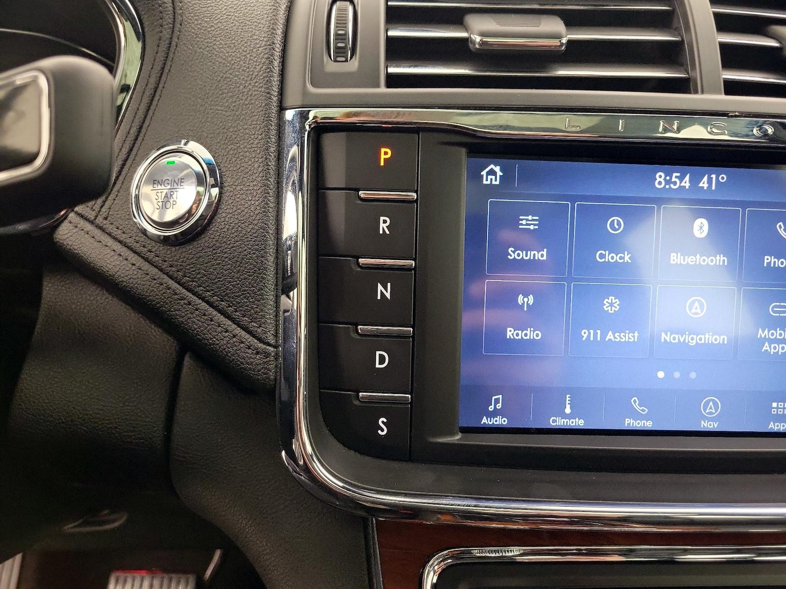 2020 Lincoln Continental Reserve - Photo 18