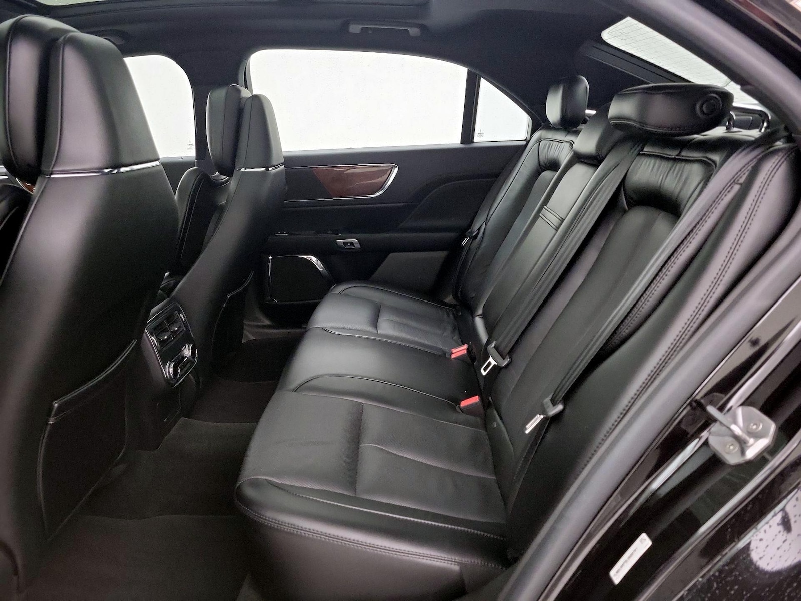 2020 Lincoln Continental Reserve - Photo 21