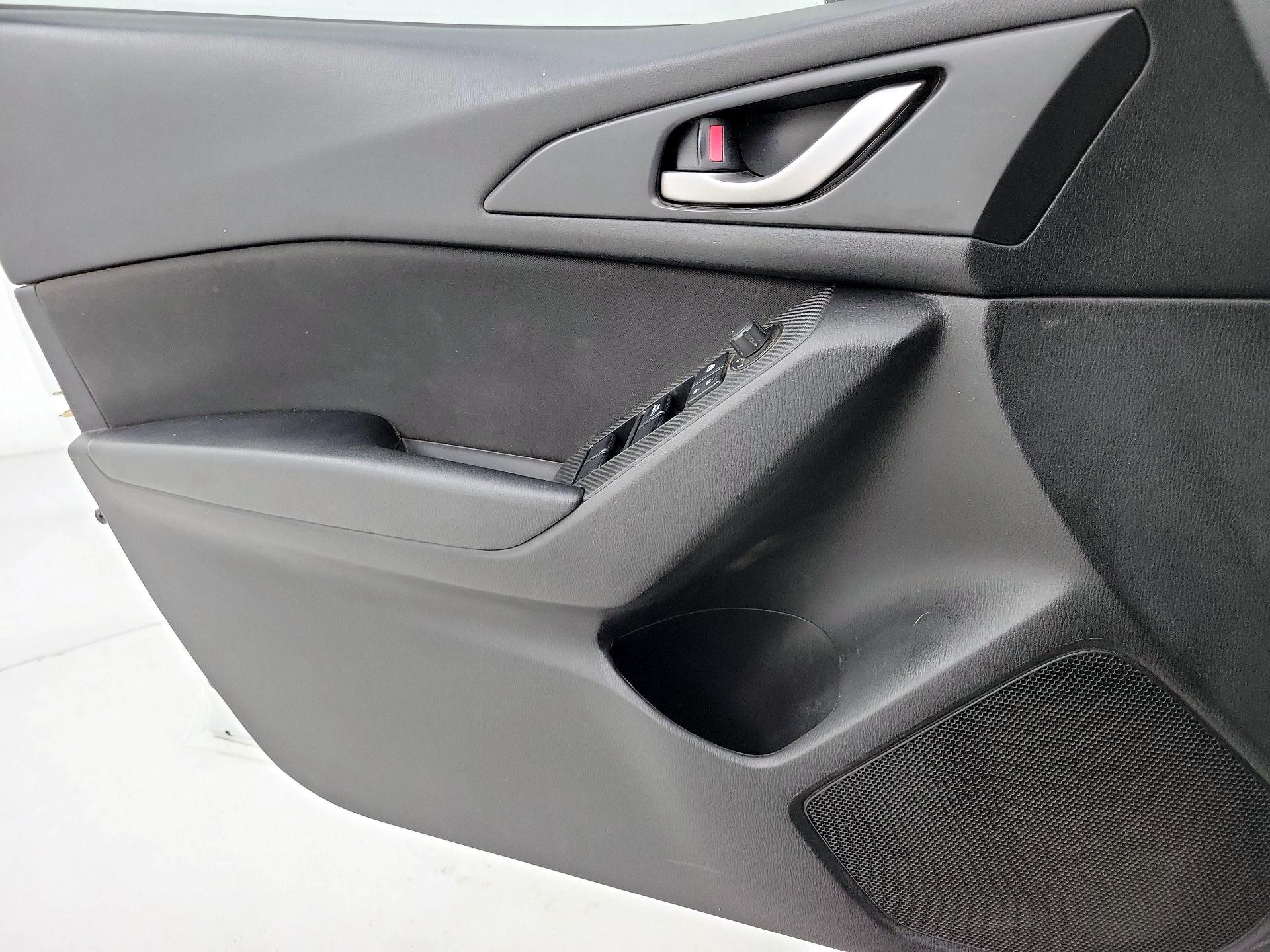 Thumbnail: 2015 Mazda Mazda3 - 12