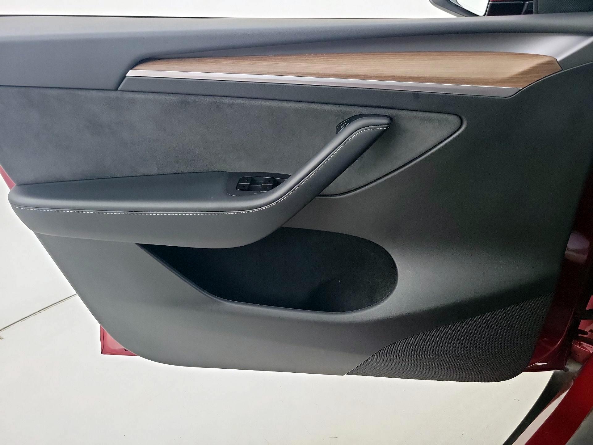 Thumbnail: 2025 Tesla Model Y - 12