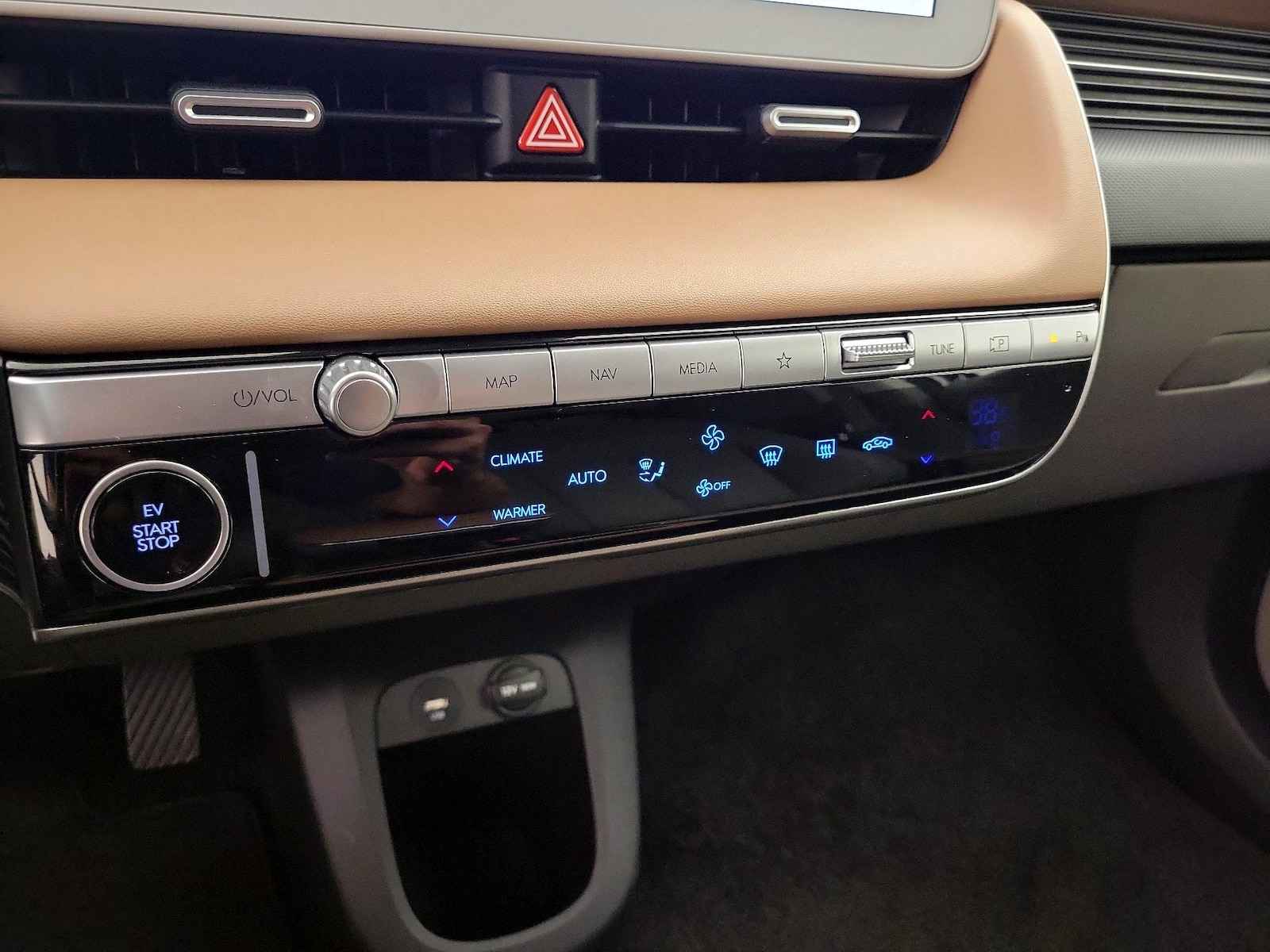 2024 Hyundai IONIQ 5 Disney100 Platinum - Photo 17
