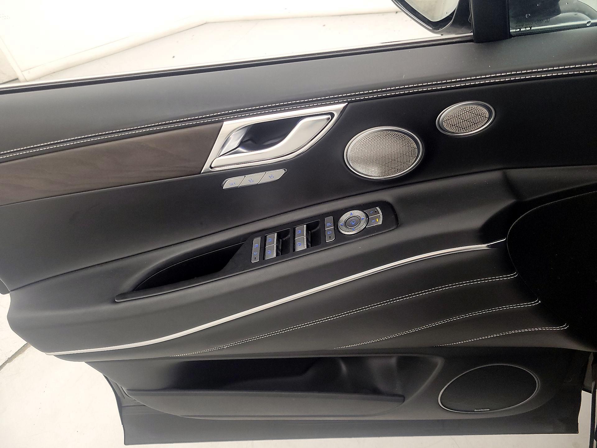 Thumbnail: 2024 Genesis GV80 - 12