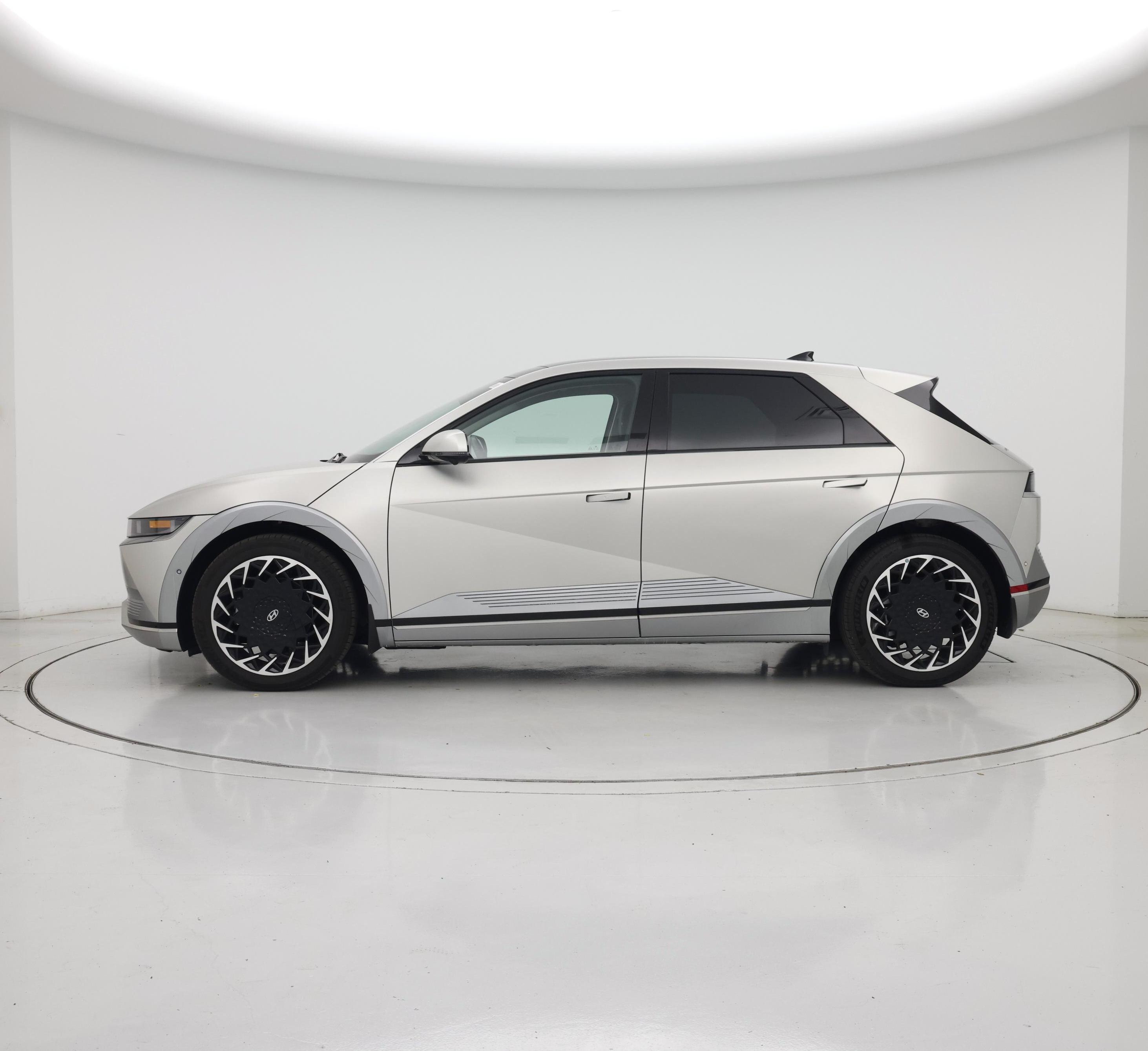 Thumbnail: 2024 Hyundai Ioniq 5 - 3