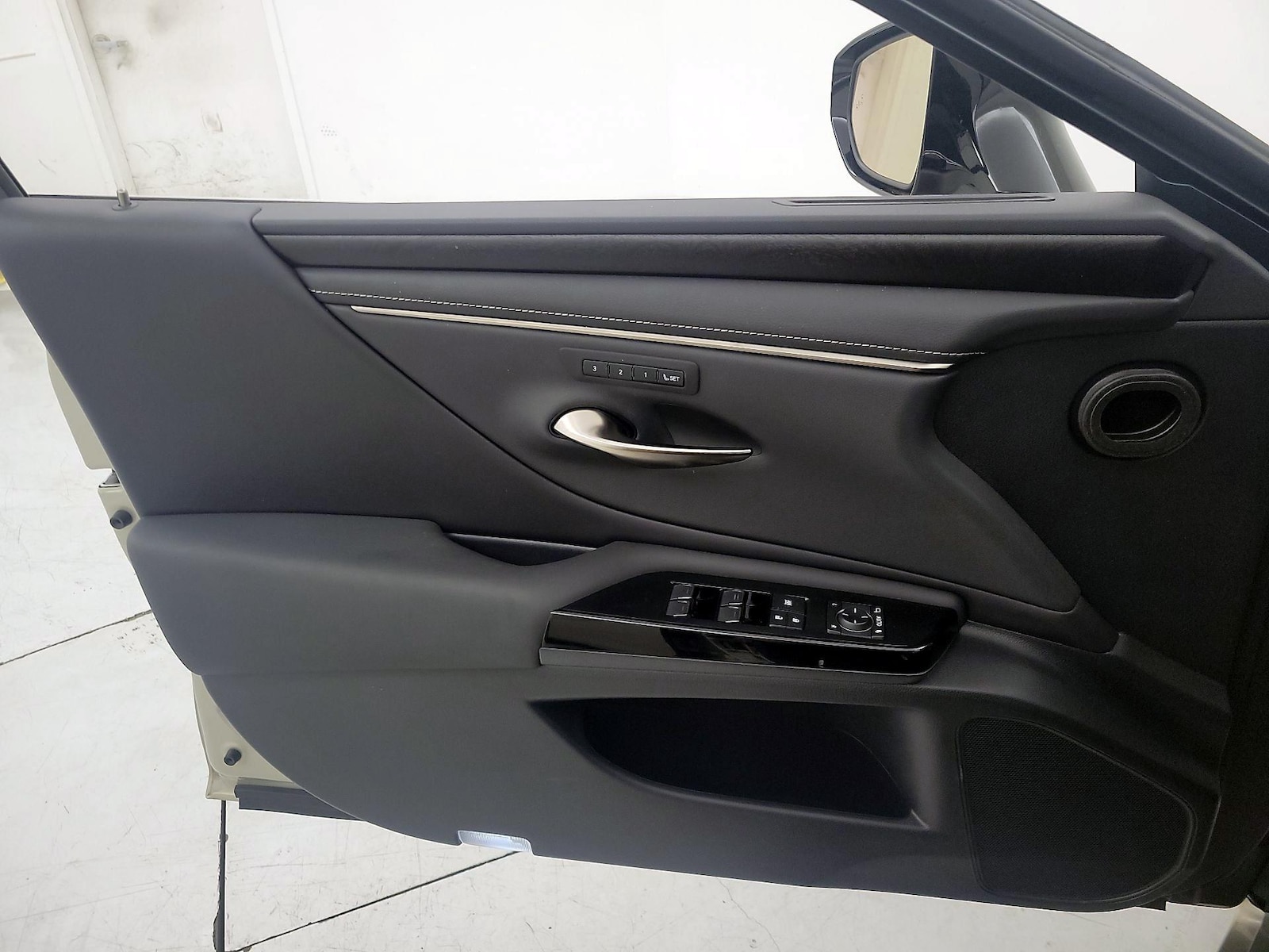 2022 Lexus ES 250 - Photo 13