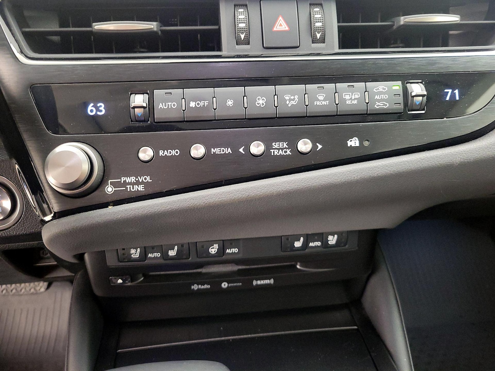 2022 Lexus ES 250 - Photo 17