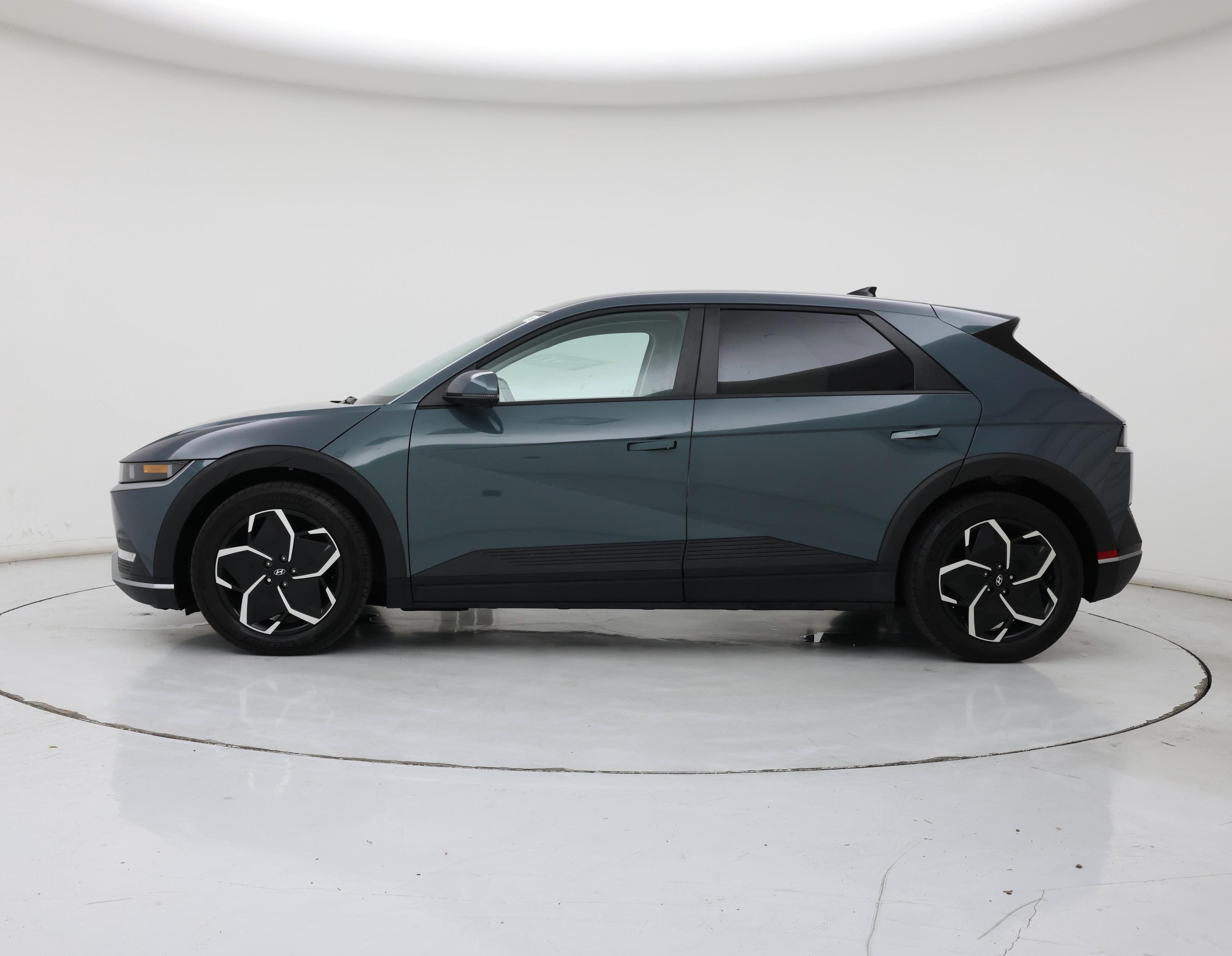 Thumbnail: 2024 Hyundai Ioniq 5 - 3