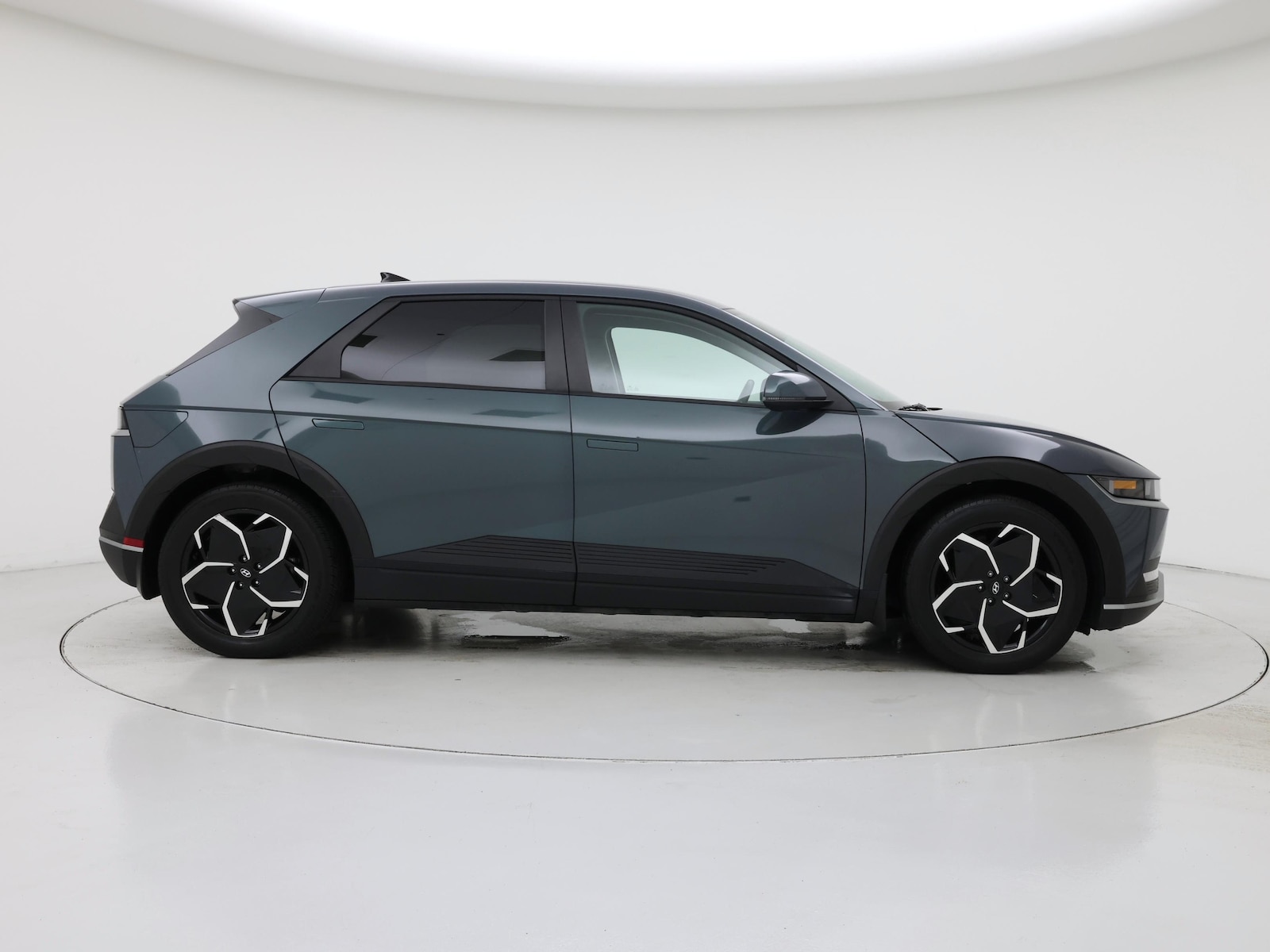 2024 Hyundai IONIQ 5 SE - Photo 8