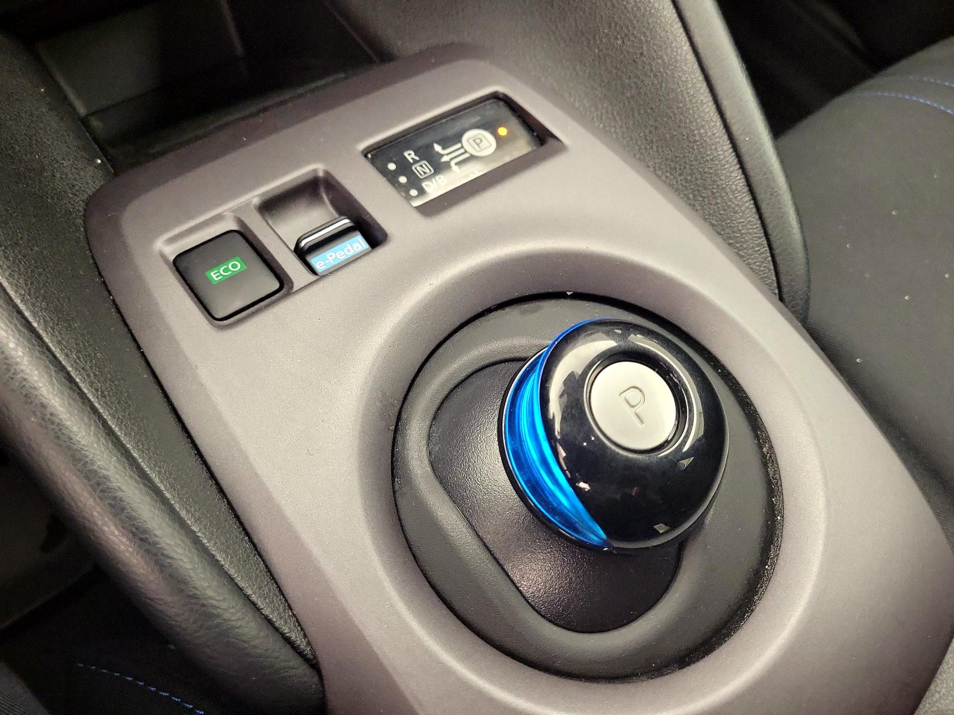Thumbnail: 2024 Nissan Leaf - 17