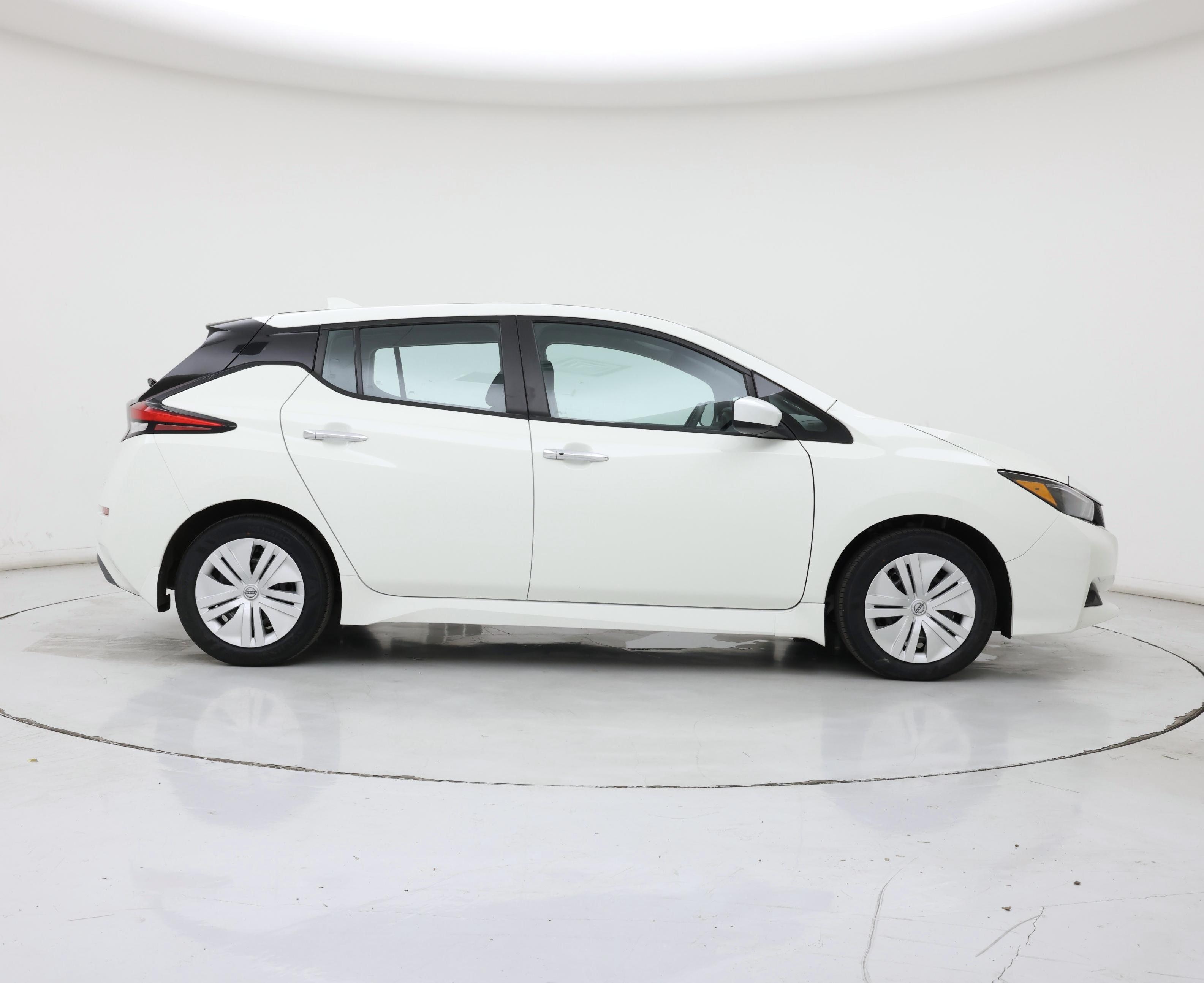 Thumbnail: 2025 Nissan Leaf - 7