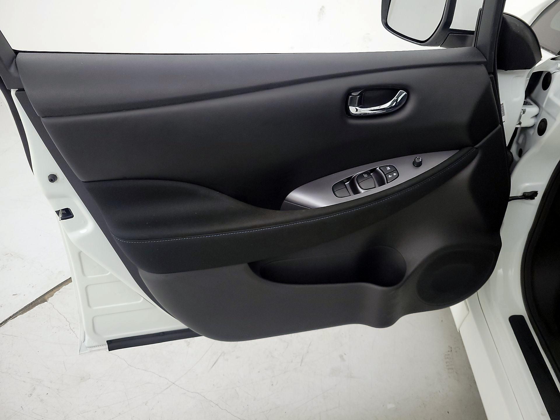 Thumbnail: 2024 Nissan Leaf - 12
