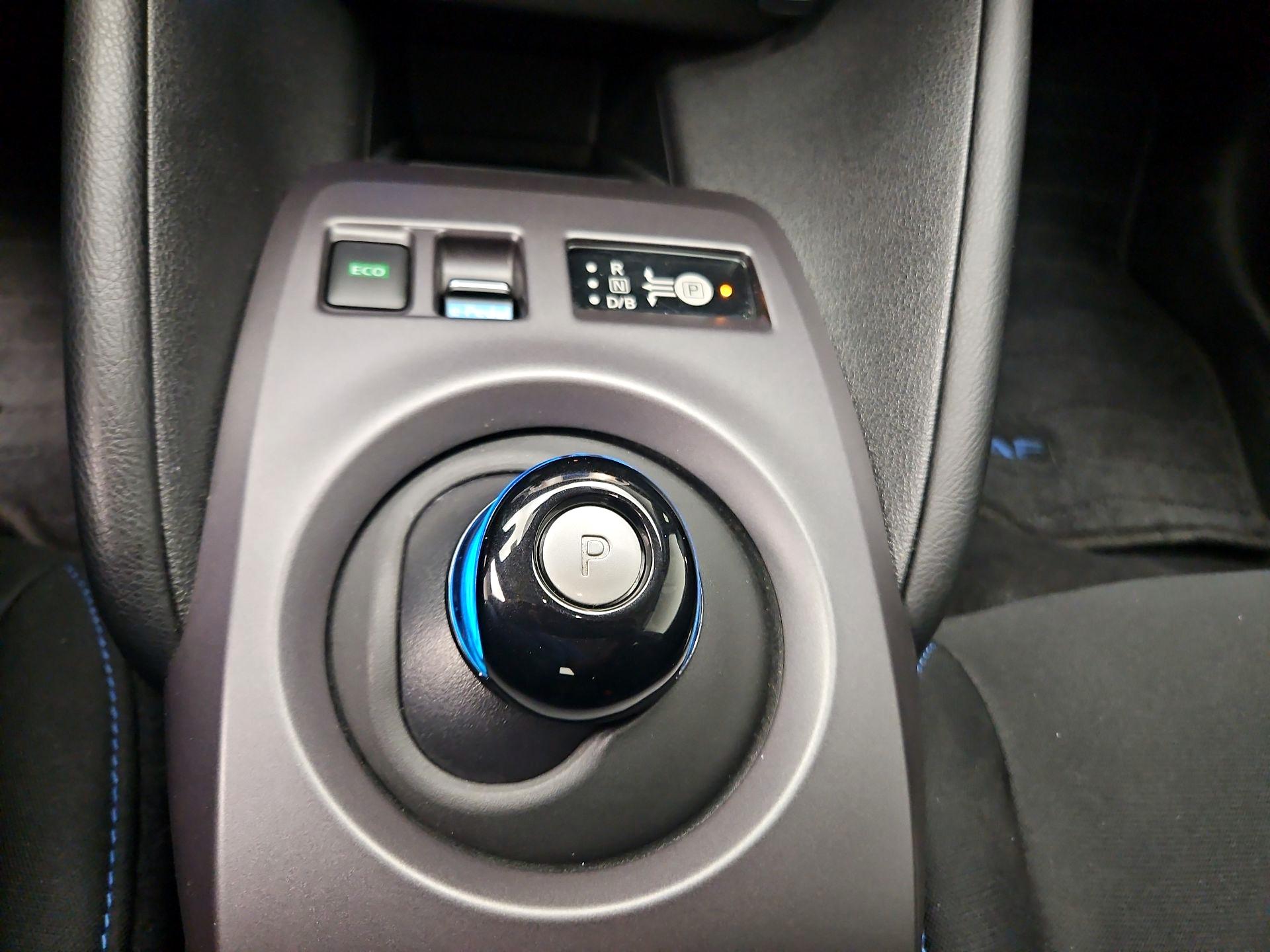 Thumbnail: 2024 Nissan Leaf - 17