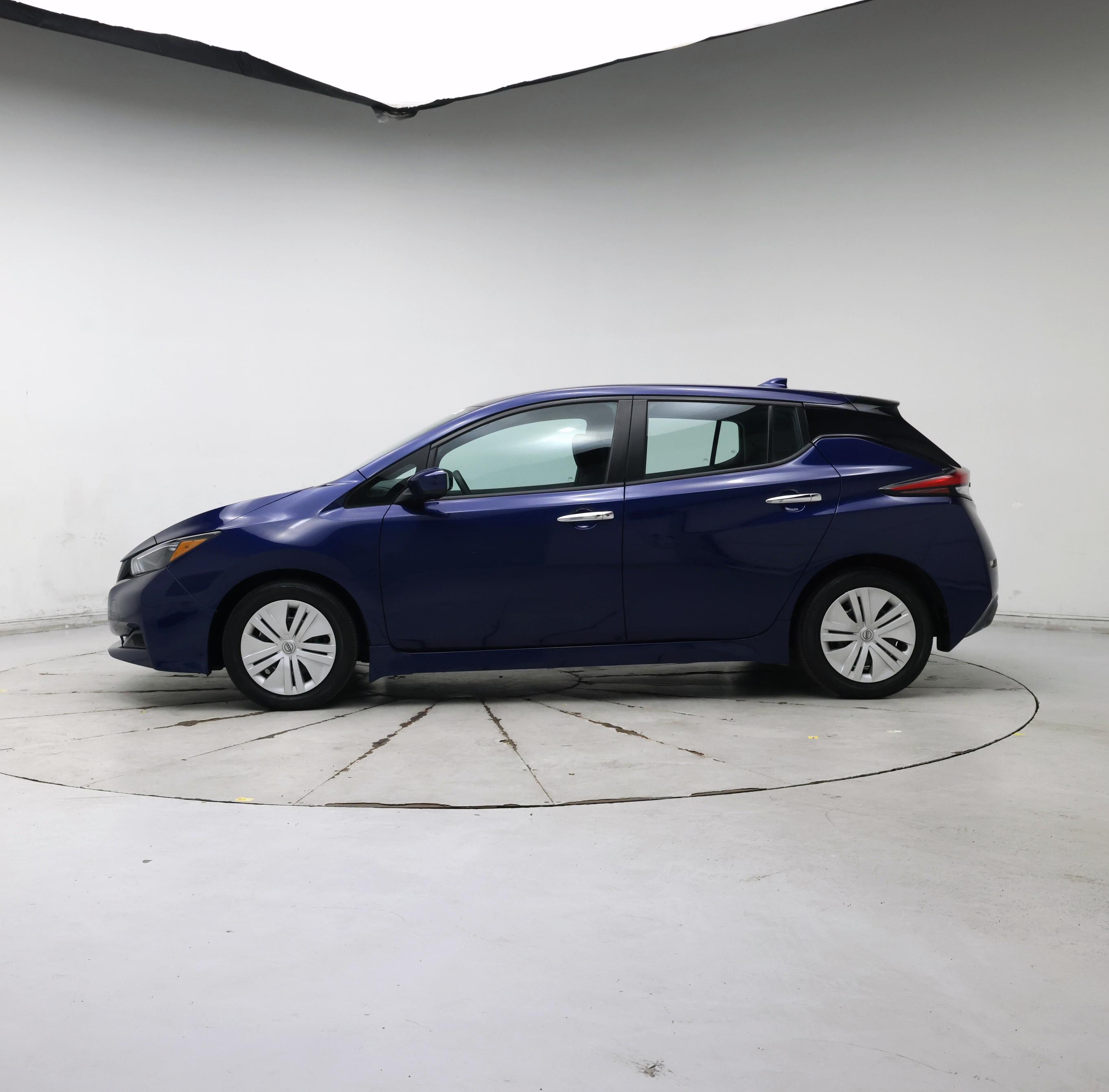 Thumbnail: 2024 Nissan Leaf - 3